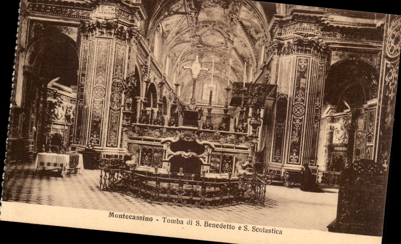 Italie Italia CPA Montecassino Tomba di S Benedetto e S Scolastica