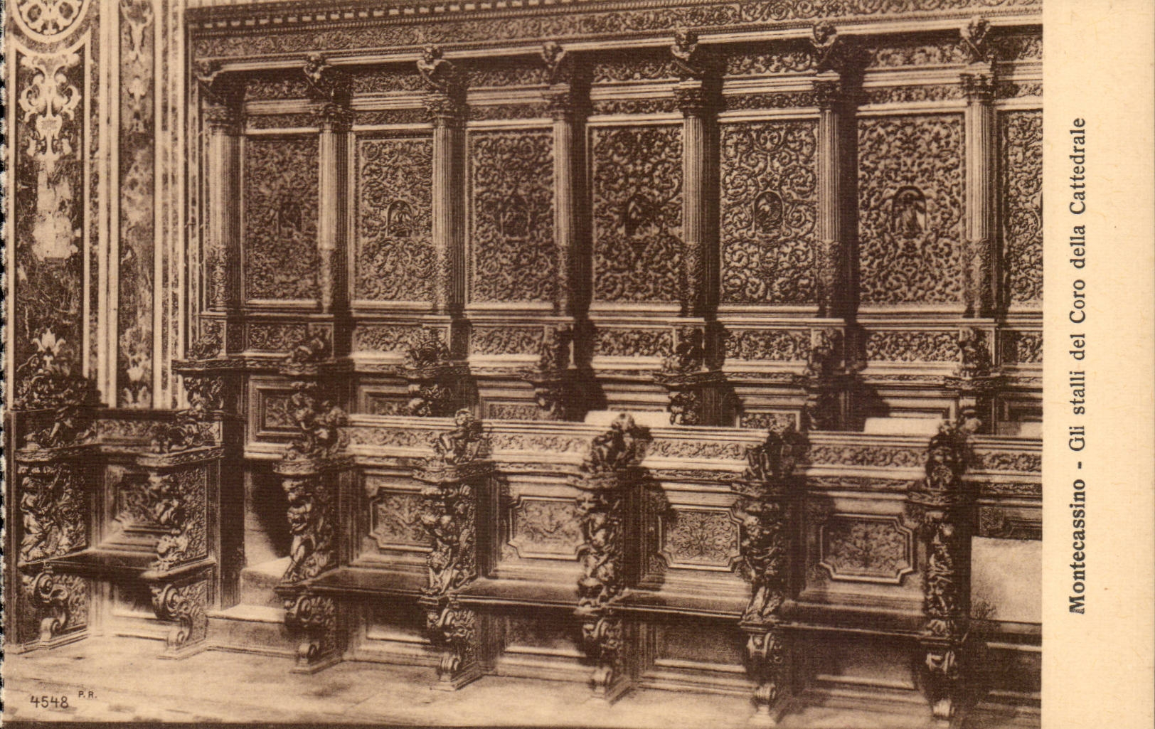 Italie Italia Badia di Montecassino CPA Gli stalli del coro della cattedrale