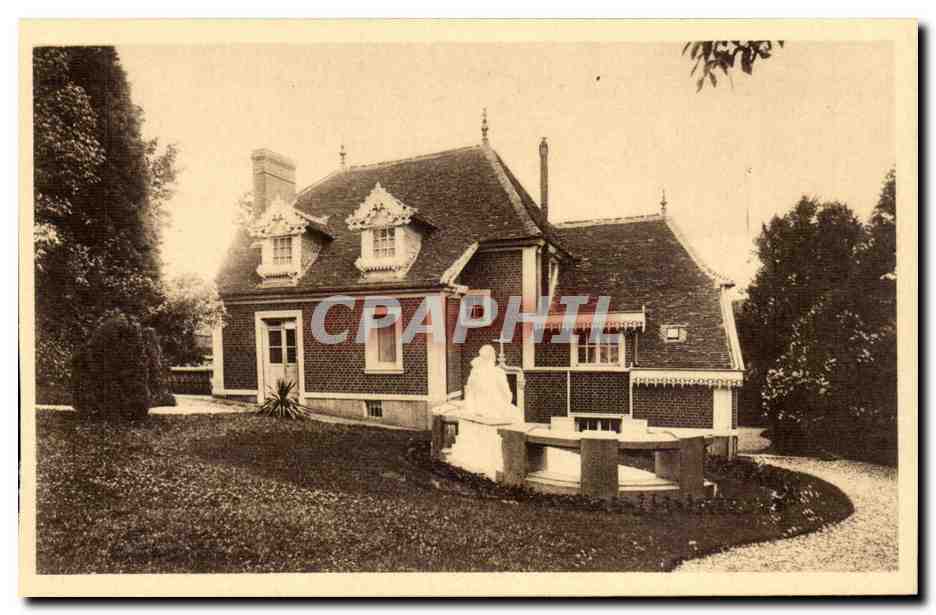 Lisieux Les Buissonnets CPA Jardin Sainte therese de l'enfant Jesus