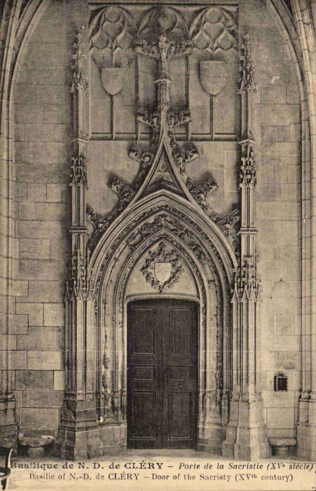 Basilique de ND de Clery CPA Porte de la sacristie