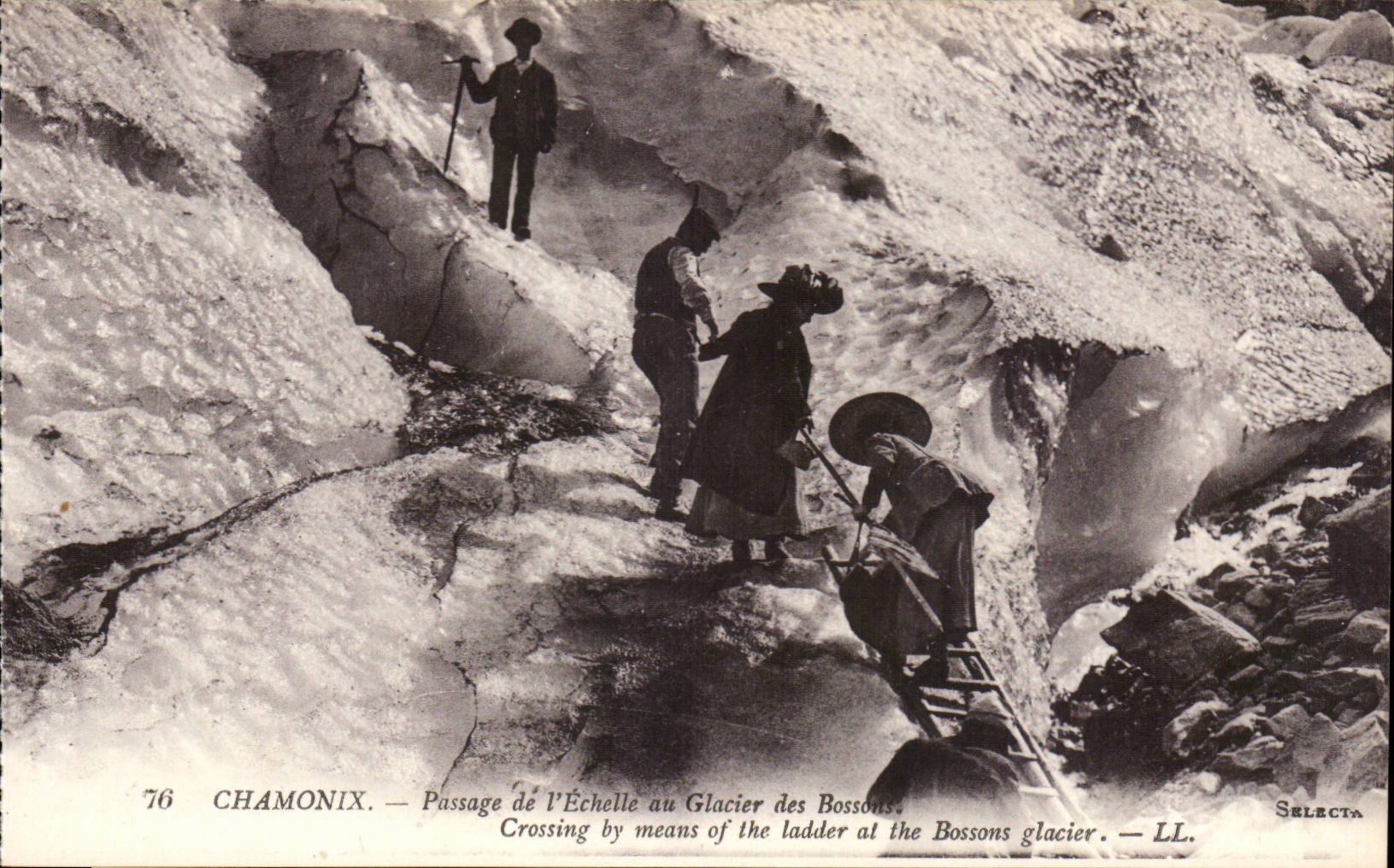 Chamonix — Passage de l'Échelle au Glacier des Bossons — Selecta