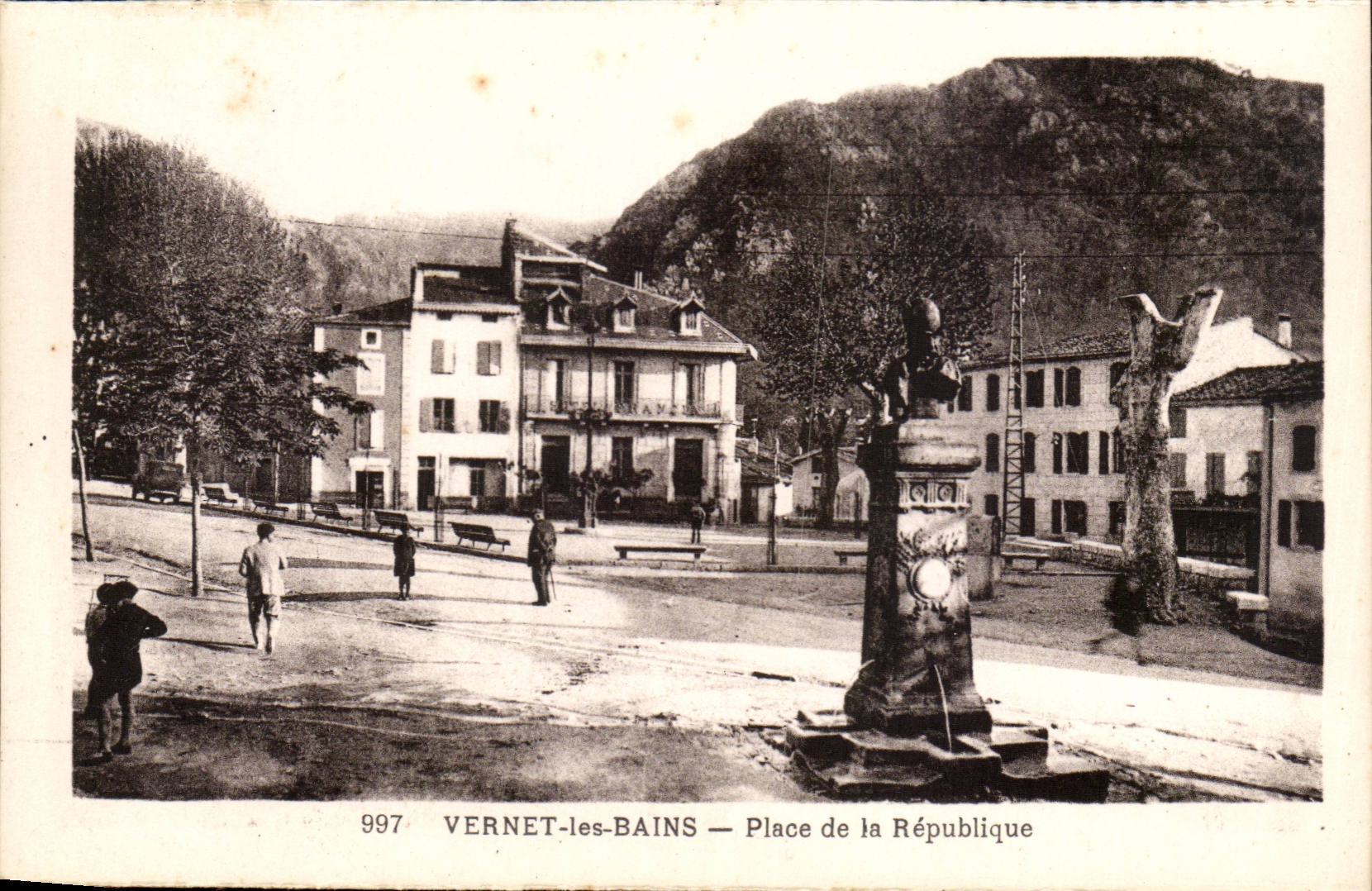 Vernet les Bains CPA place de la Republique