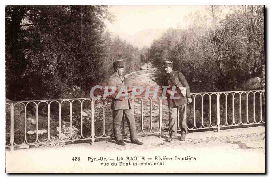 La Raour CPA Riviere frontiere vue du pont international (douane douanier)
