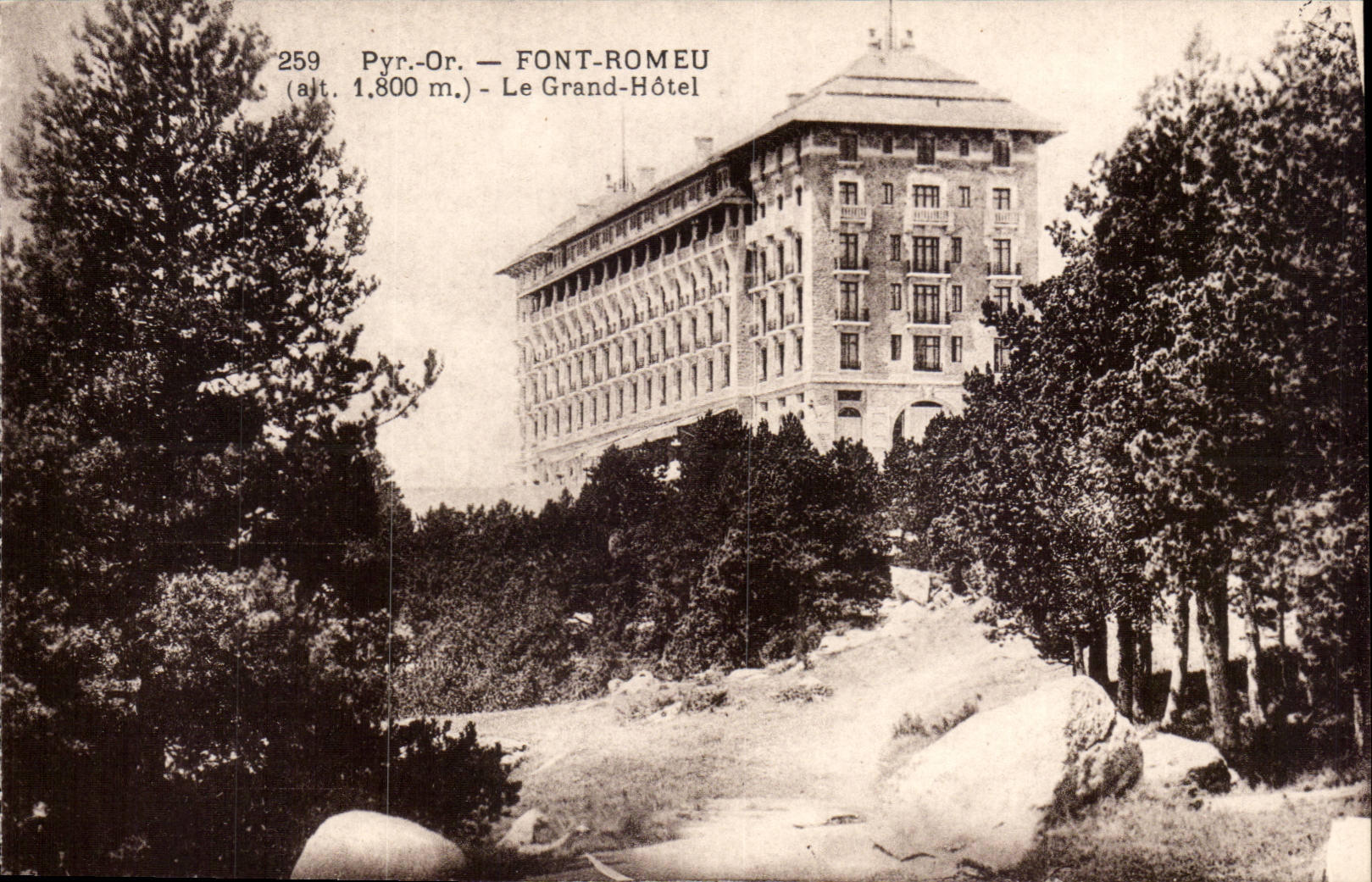 Font Romeu CPA le grand hotel