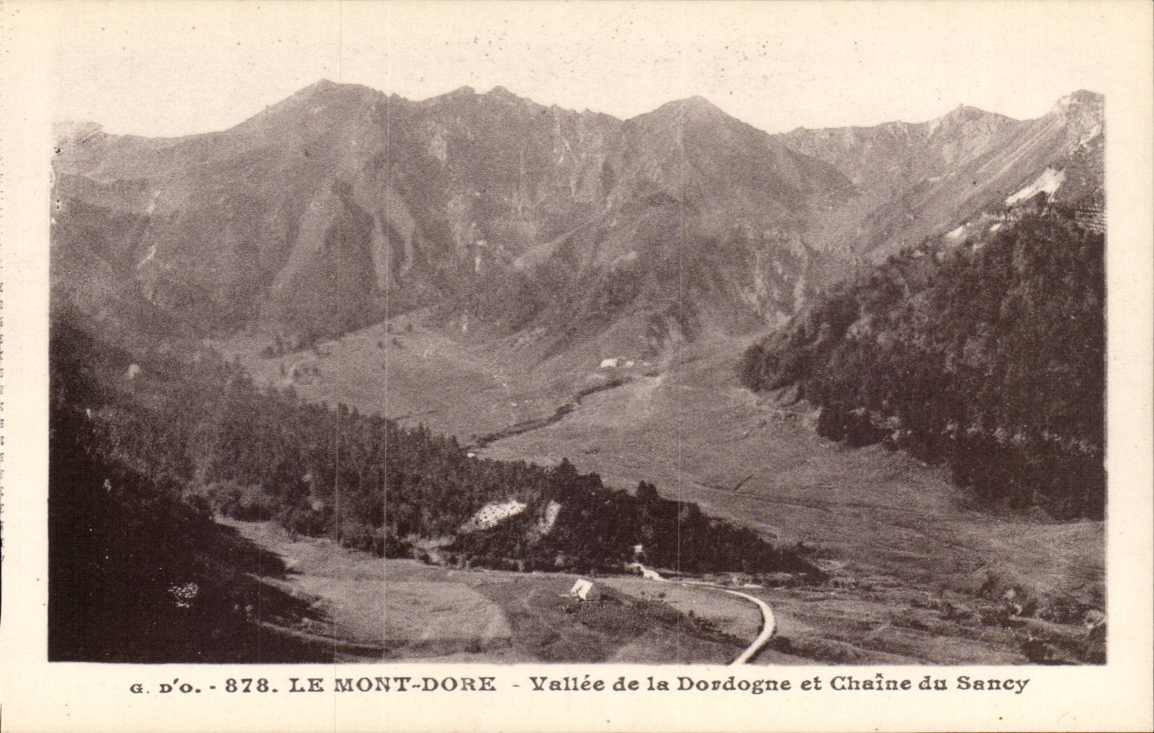 CPA Le mont Dore Vallee de la Dordogne et chaine du SAncy