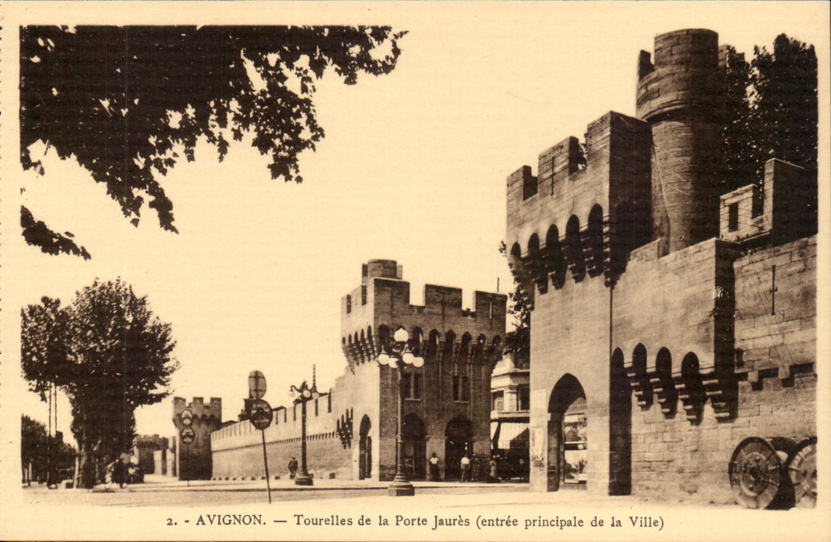 Avignon — Tourelles de la Porte Jaurès (entrée principale de la Ville) — Édition Artistique IDÉAL Bé-Cliché-Manciar