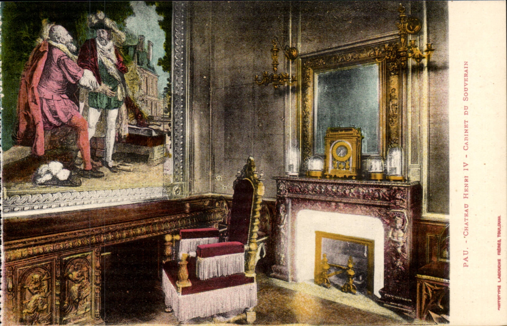 Château de Pau - Cabinet d'Henri IV — intérieur richement décoré avec miroir, cheminée et peinture murale
