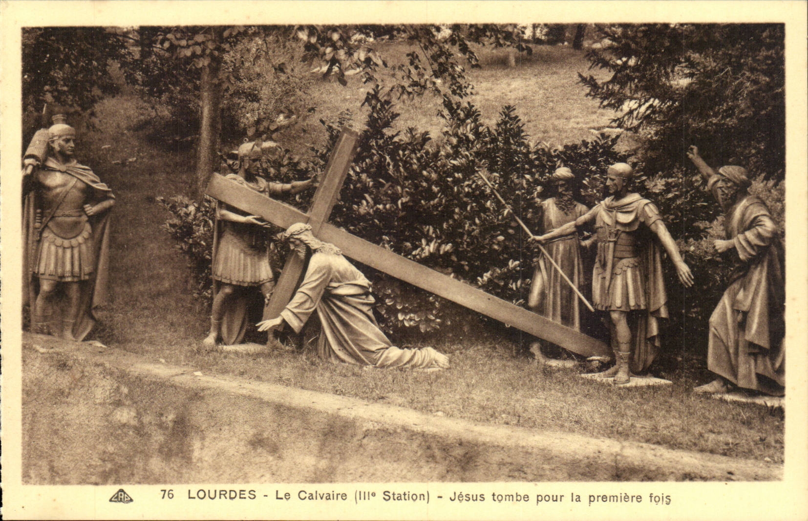 Lourdes - Le Calvaire - III Station - Jesus tombe pour la premiere fois - CPA 