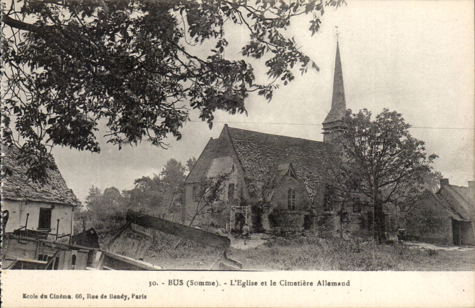 CPA Bus L'eglise et le cimetiere Allemand (militaria)