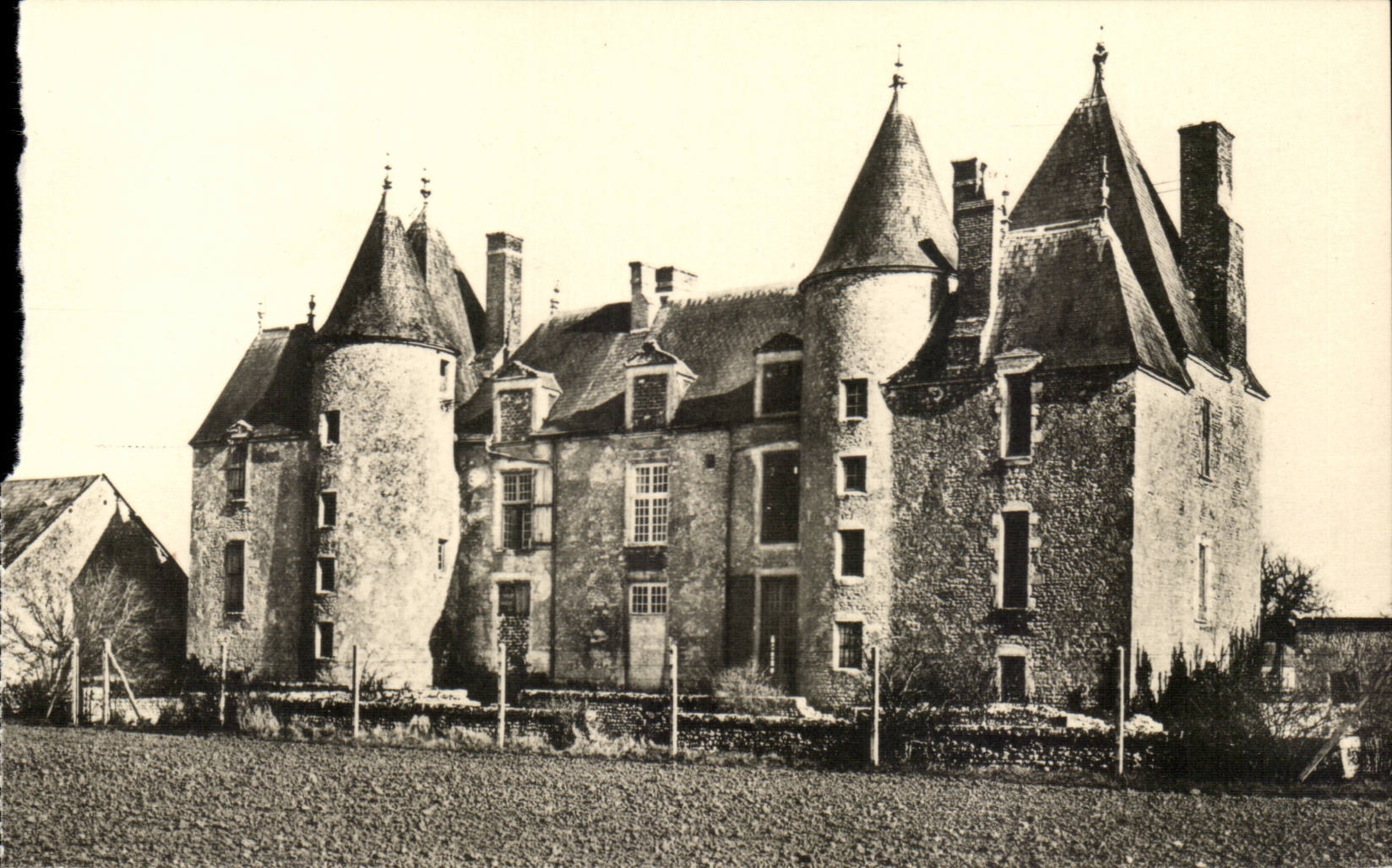 Loigny-la-Bataille — Château de Villepion où Sonis et Charette ont organisé l'Assaut de Loigny — Éditions ESTEL, Paris
