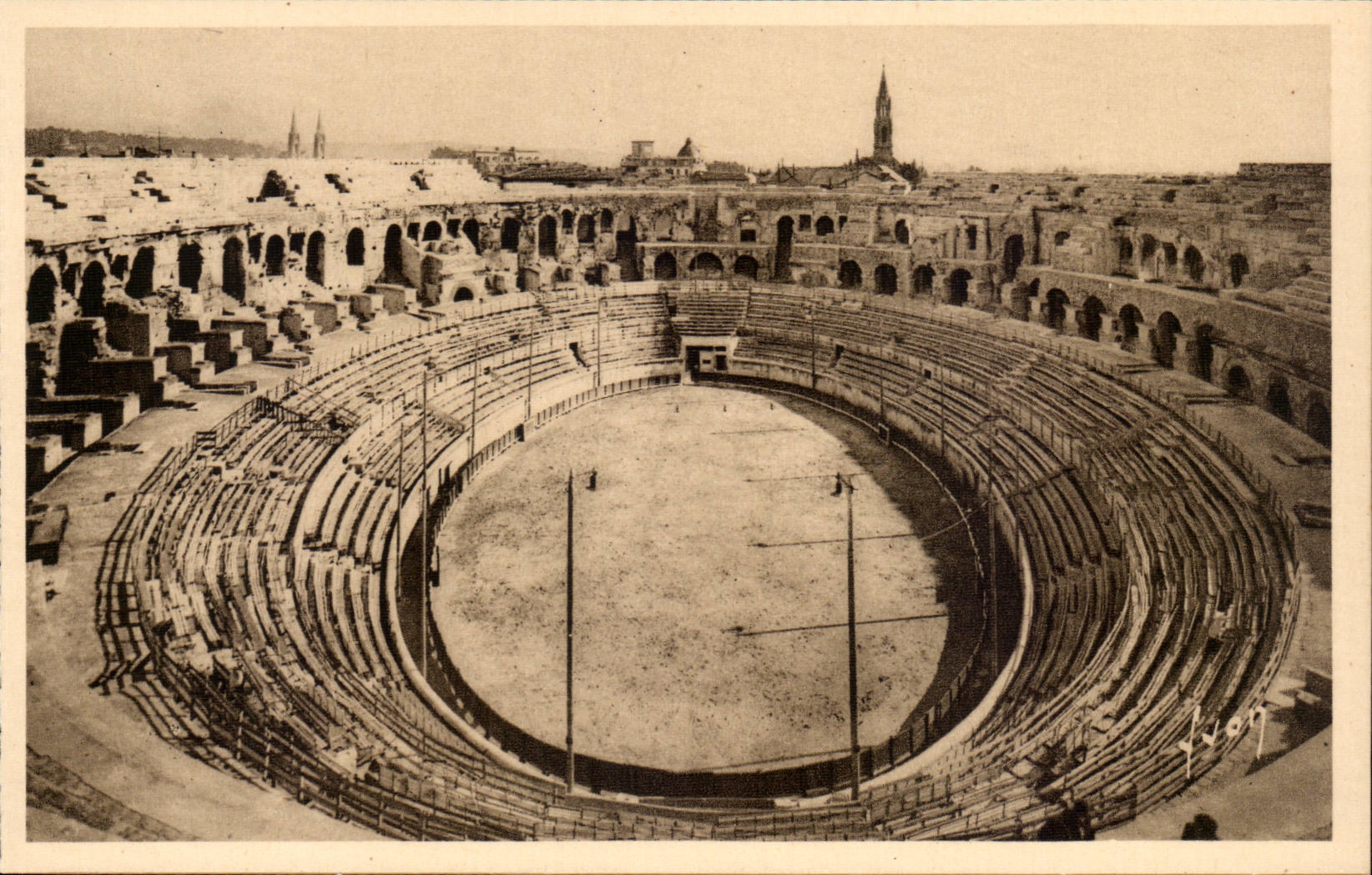 Nîmes (Gard) — Les Arènes — Éditions d'Art Lyon