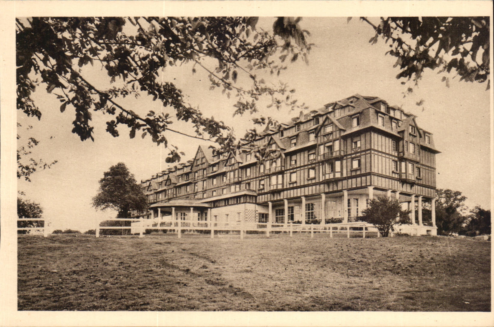 Deauville - La Plage Fleurie - New Golf Hotel - CPA 
