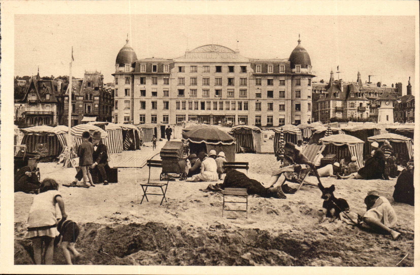Trouville - Le Trouville Palace — éditeur 'La Cigogne', n°106