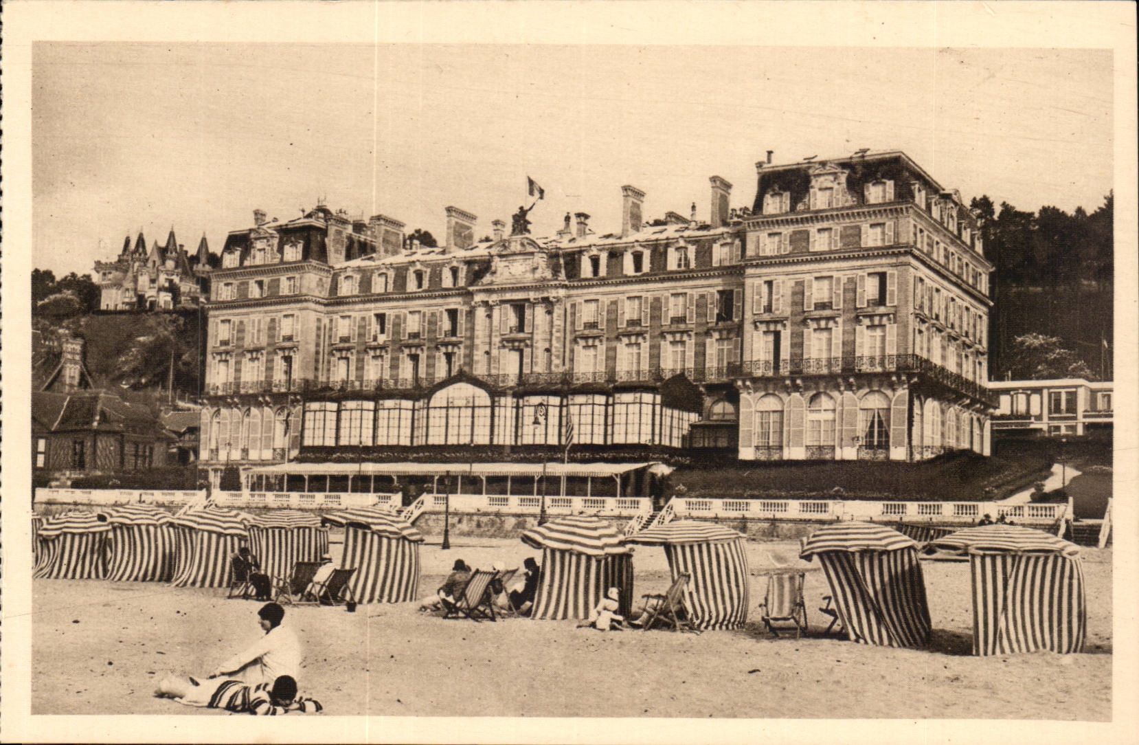 Trouville - La Reine des Plages - L'Hotel des Roches Noires CPA 
