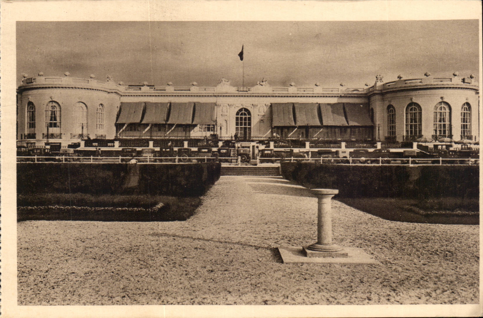 Deauville, la Plage Fleurie — Le Casino (G. Wybo, architecte)