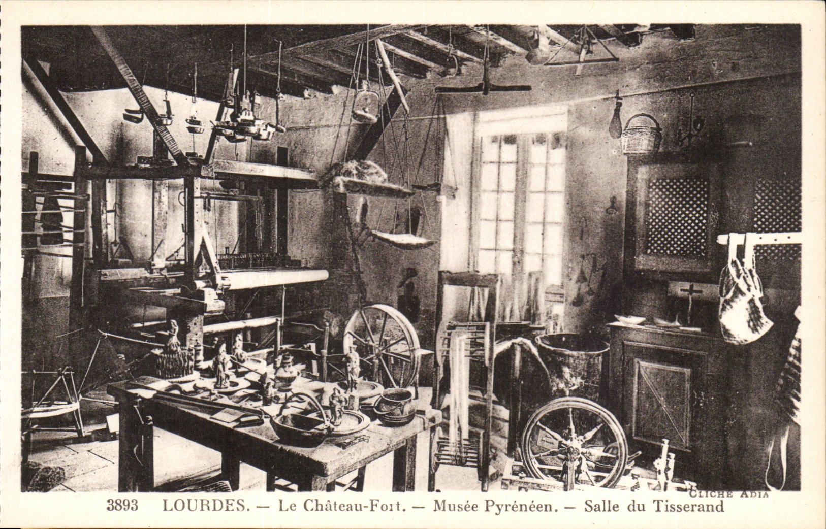 Lourdes - Le Chateau Fort - Salle du Tisserand - Musee Pyreneen - CPA 
