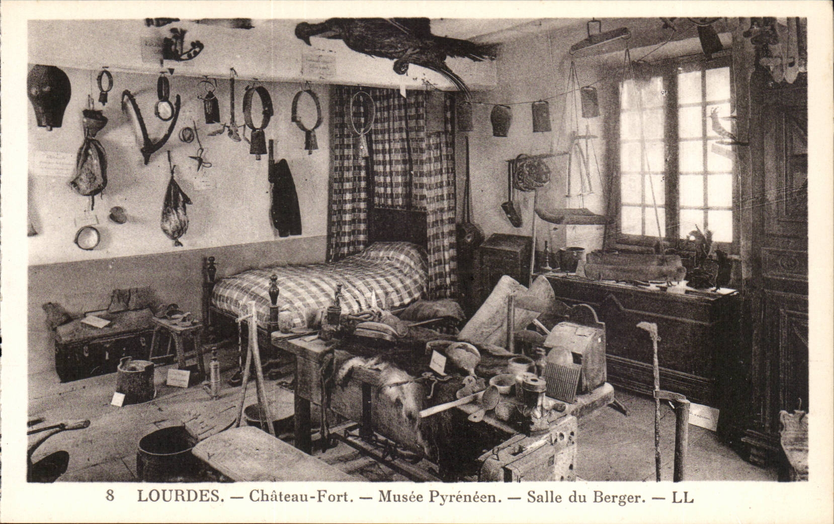 Lourdes - Le Chateau Fort - Salle du berger - Musee Pyreneen - CPA 
