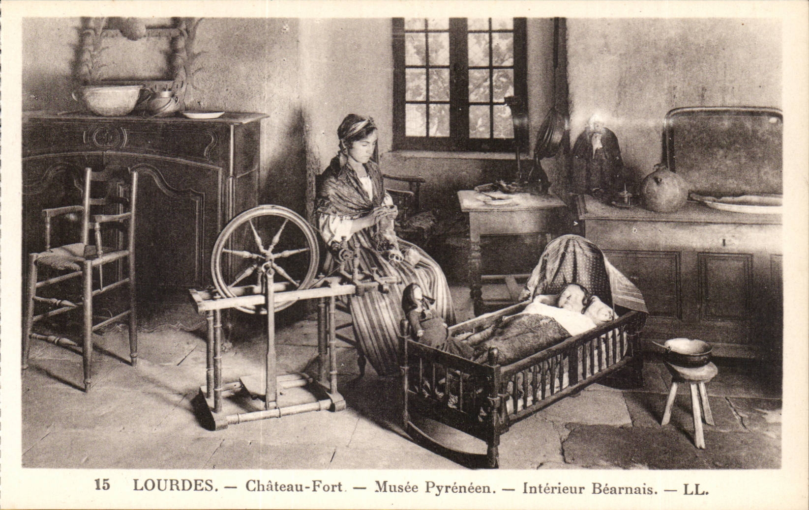 Lourdes — Château-Fort — Musée Pyrénéen — Intérieur Béarnais — LL.