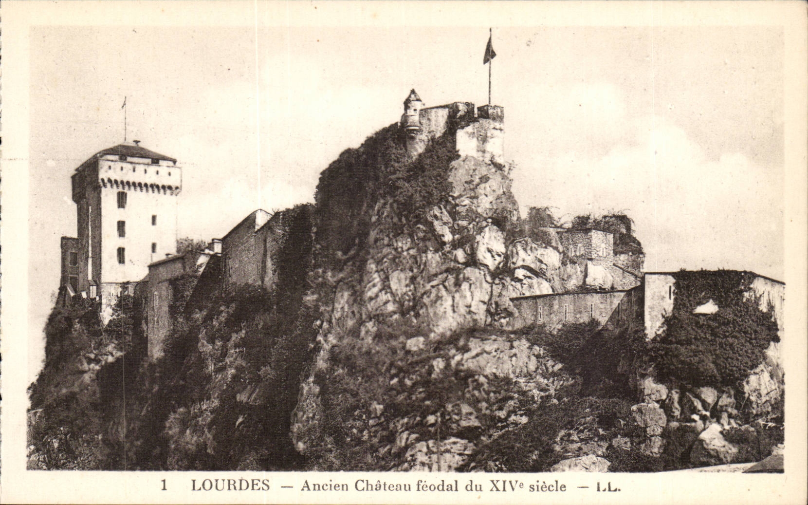Lourdes - Ancien Chateau - feodal du XIV siecle CPA 