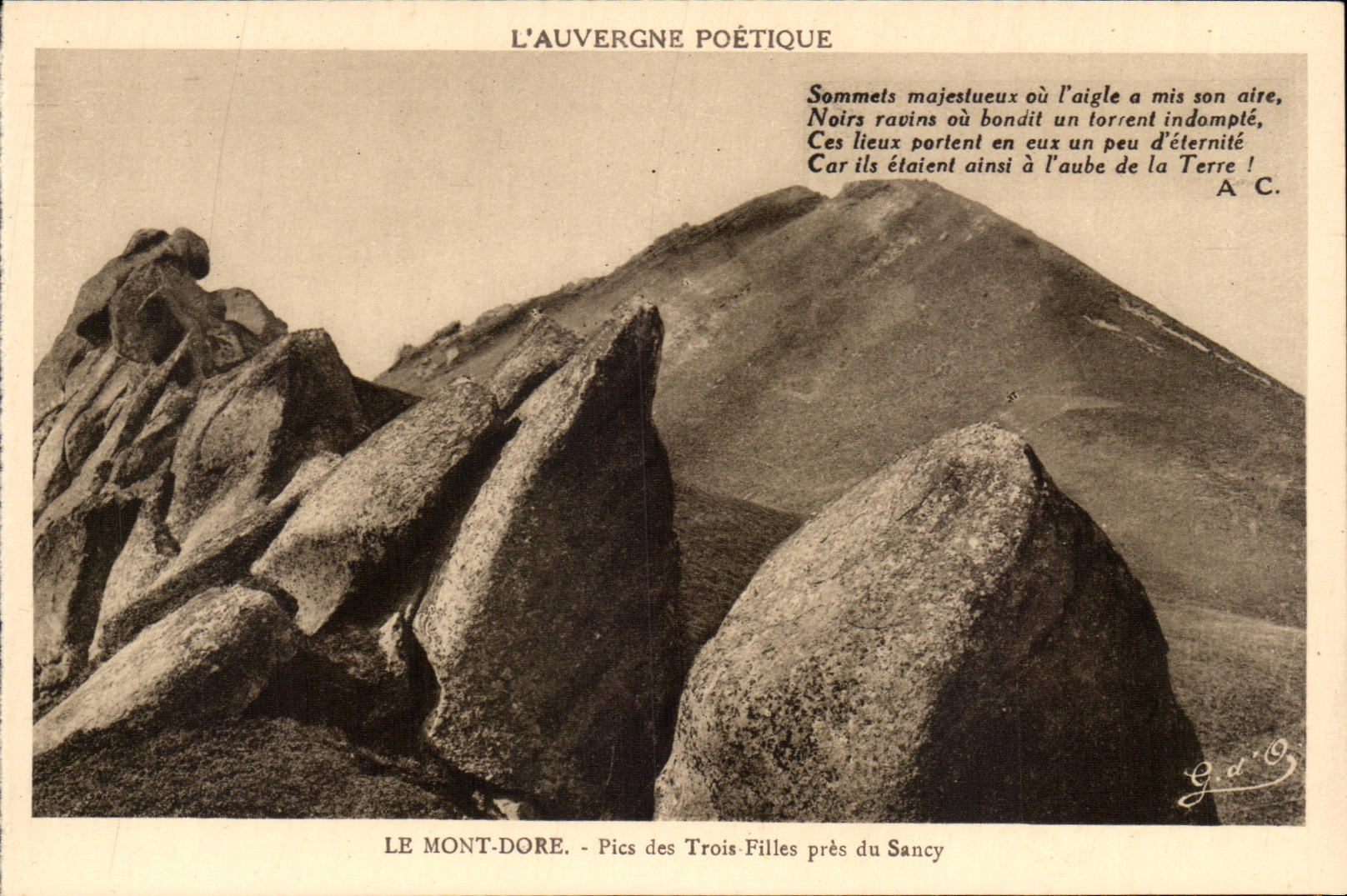 Le Mont Dore CPA Pics des trois filles pres du sAncy