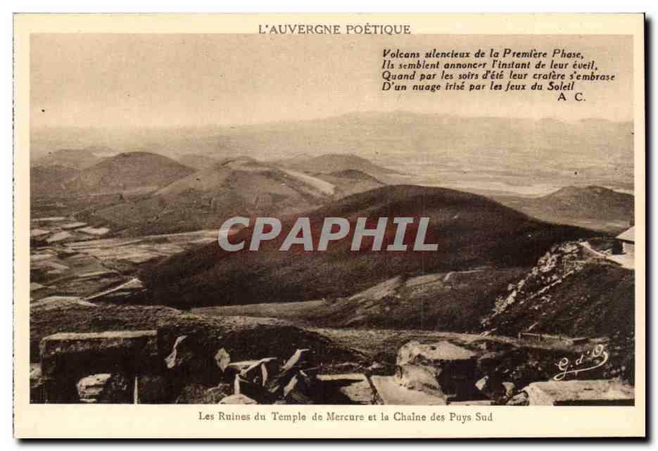 Auvergne CPA Les ruines du temple de Mercure et la chaine des Puys Sud