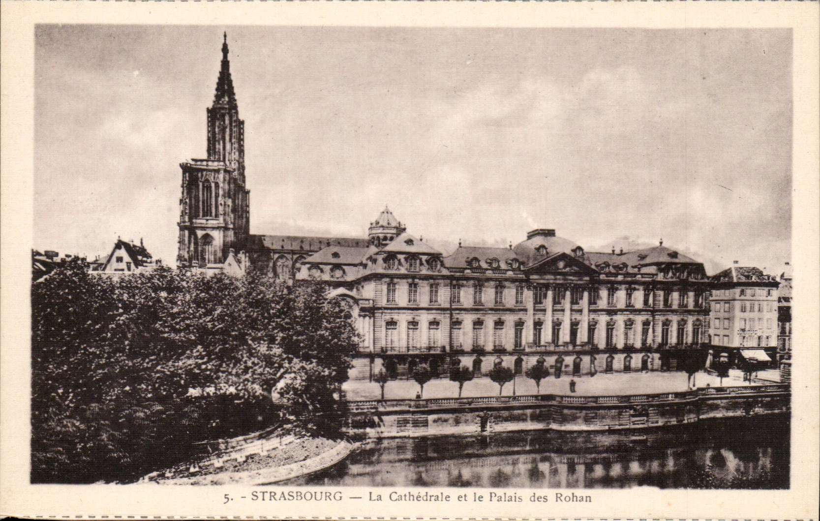 Strasbourg CPA La cathedrale et le palais des Rohan