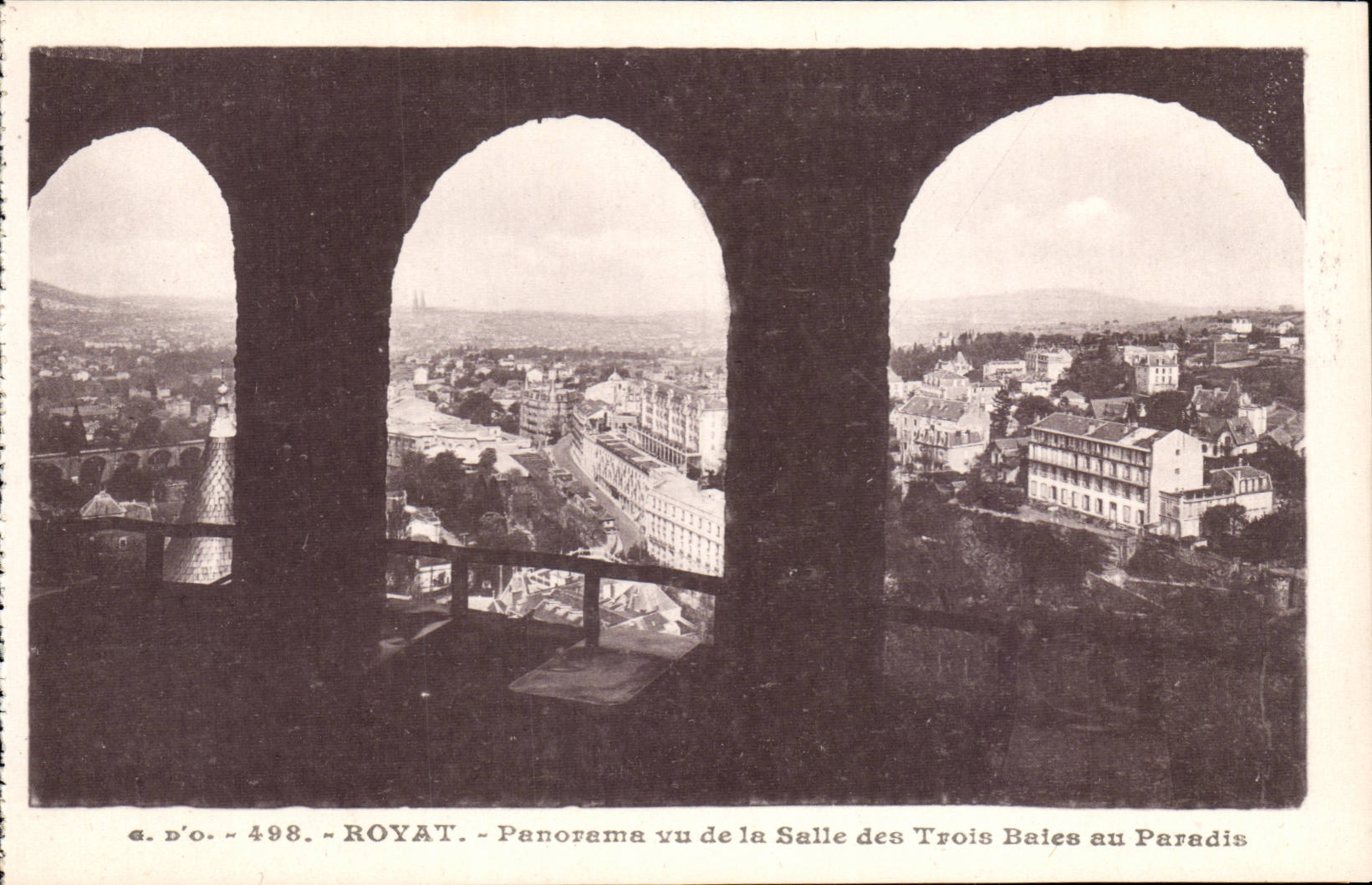 Royat - Panorama vu de la Salle des Trois Baies au Paradis