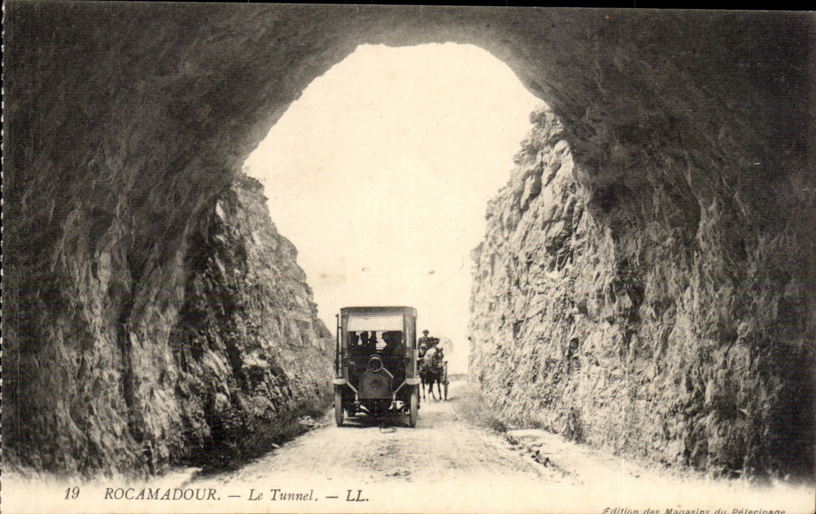 CPA Rocamadour Le tunnel Automobile