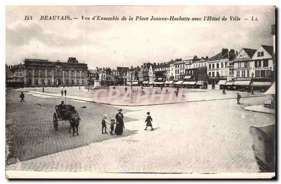 Beauvais - Vue d'Ensemble de la Place Jeanne Hachette avec l'Hotel de Ville - CPA 