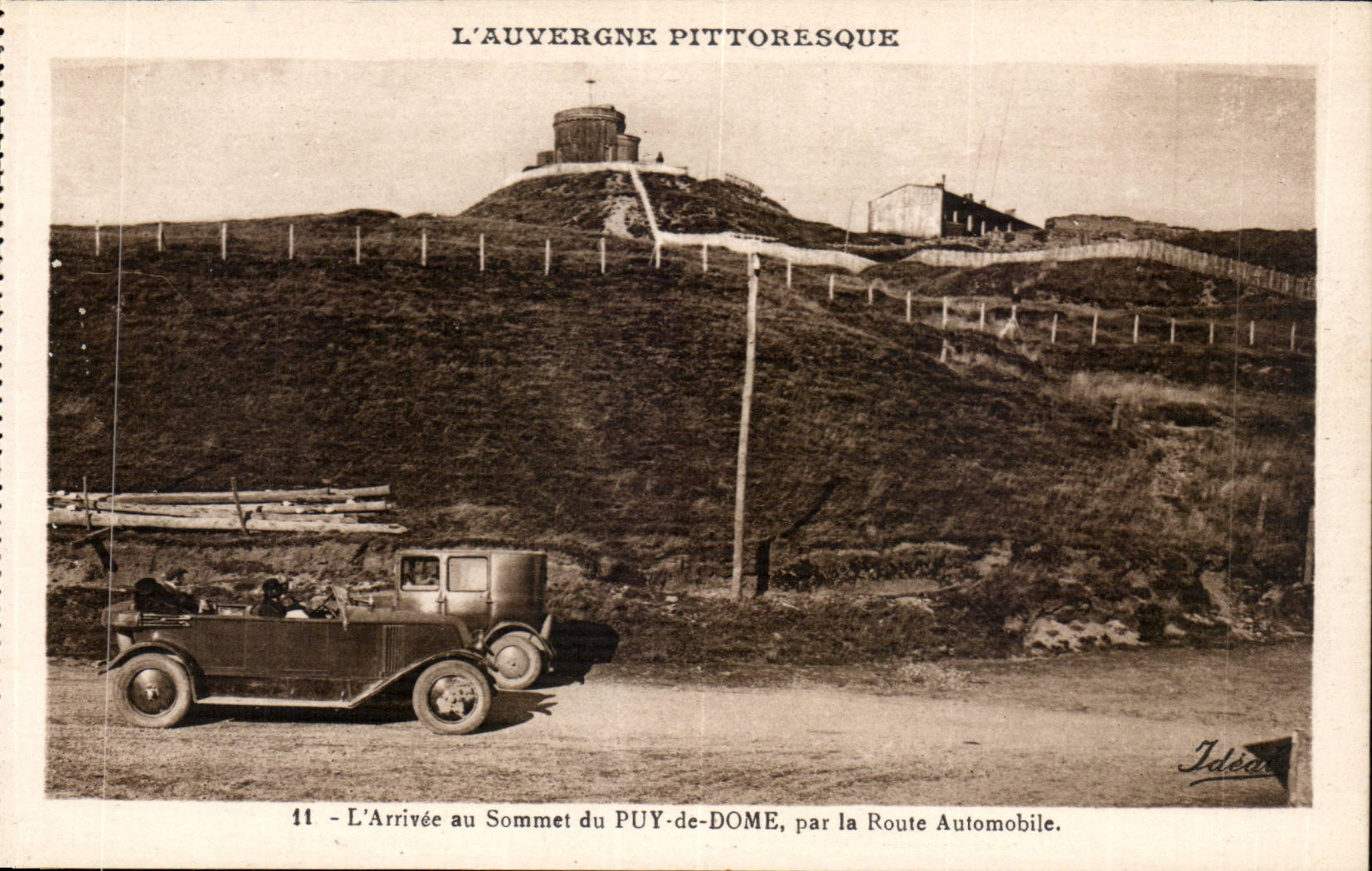 Puy-de-Dôme — Arrivée au sommet par route automobile — Idéal