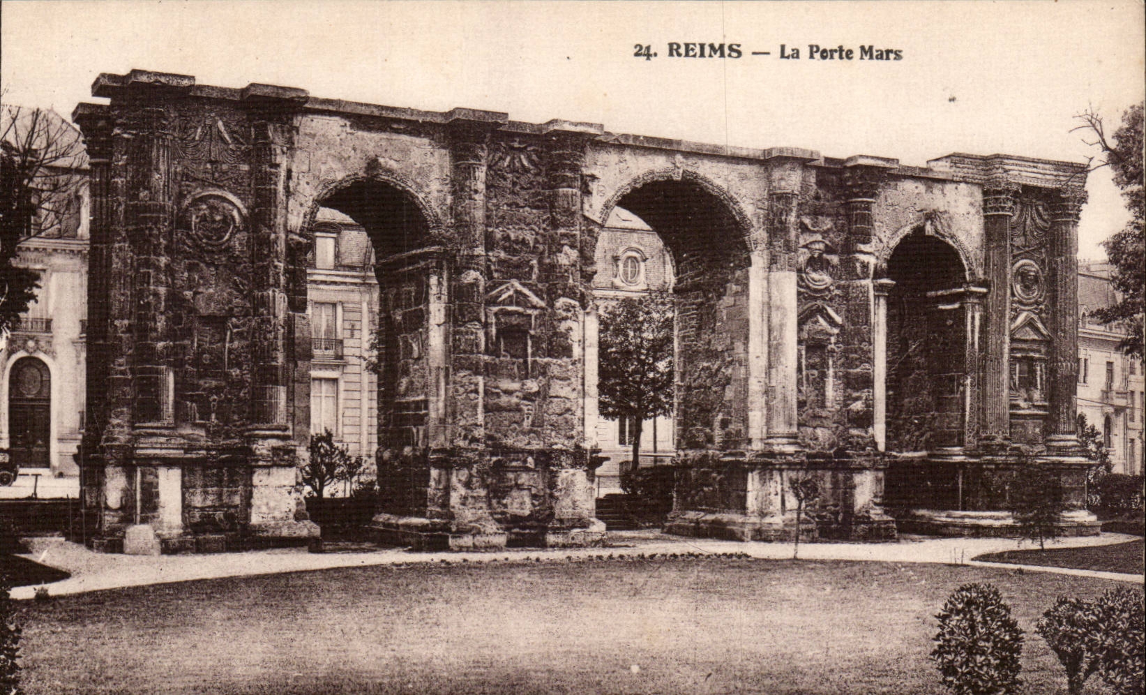 Reims — La Porte Mars — A. Quentinet, éditeur Reims, n°24