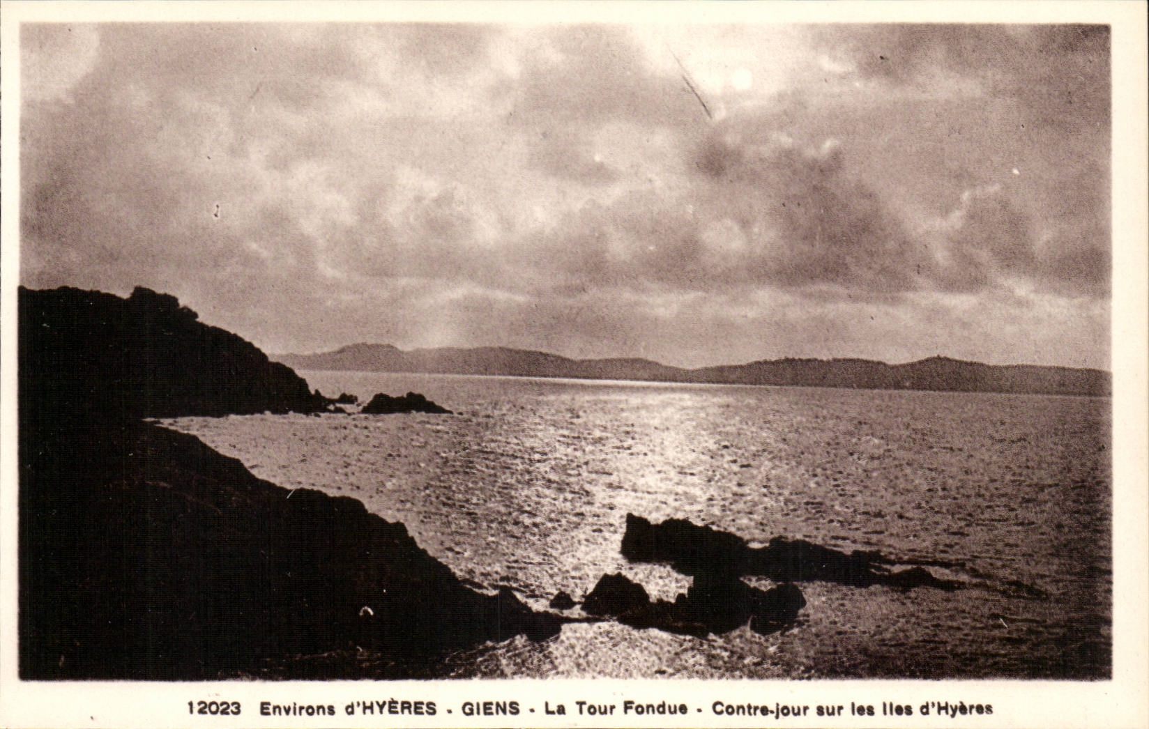 Environs d'Hyères - Giens - La Tour Fondue - Contre-jour sur les îles d'Hyères