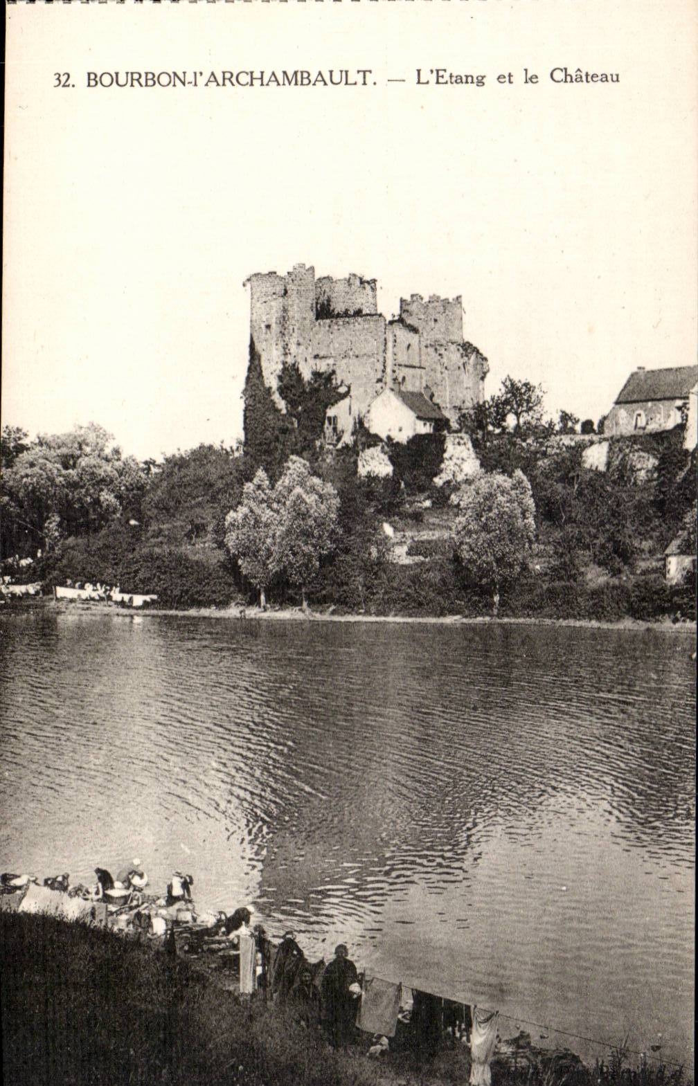 Bourbon l'Archambault - L'Etang et le Chateau CPA Lavandieres