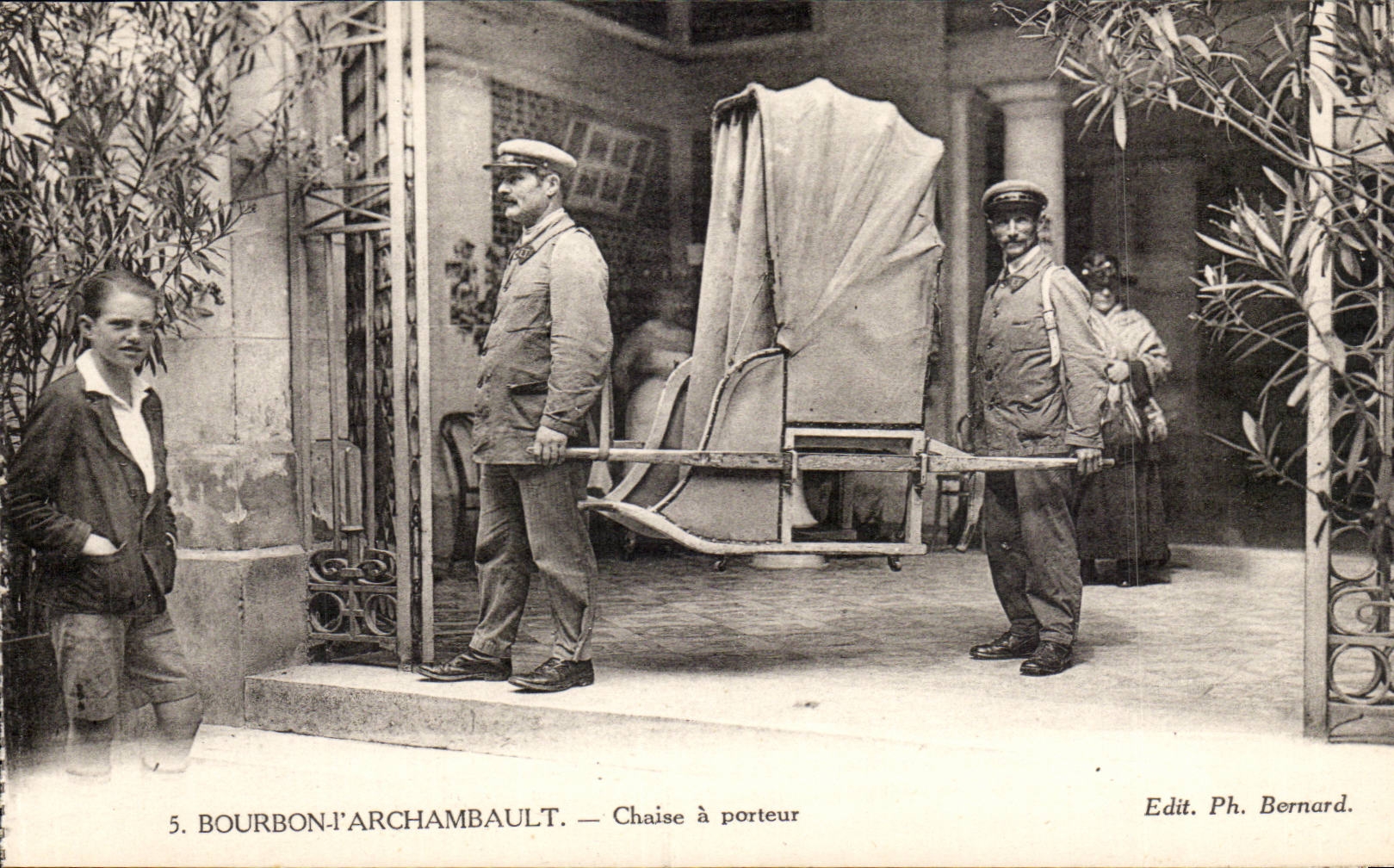 Bourbon-l'Archambault — Carrozza per portatore — Edit. Ph. Bernard