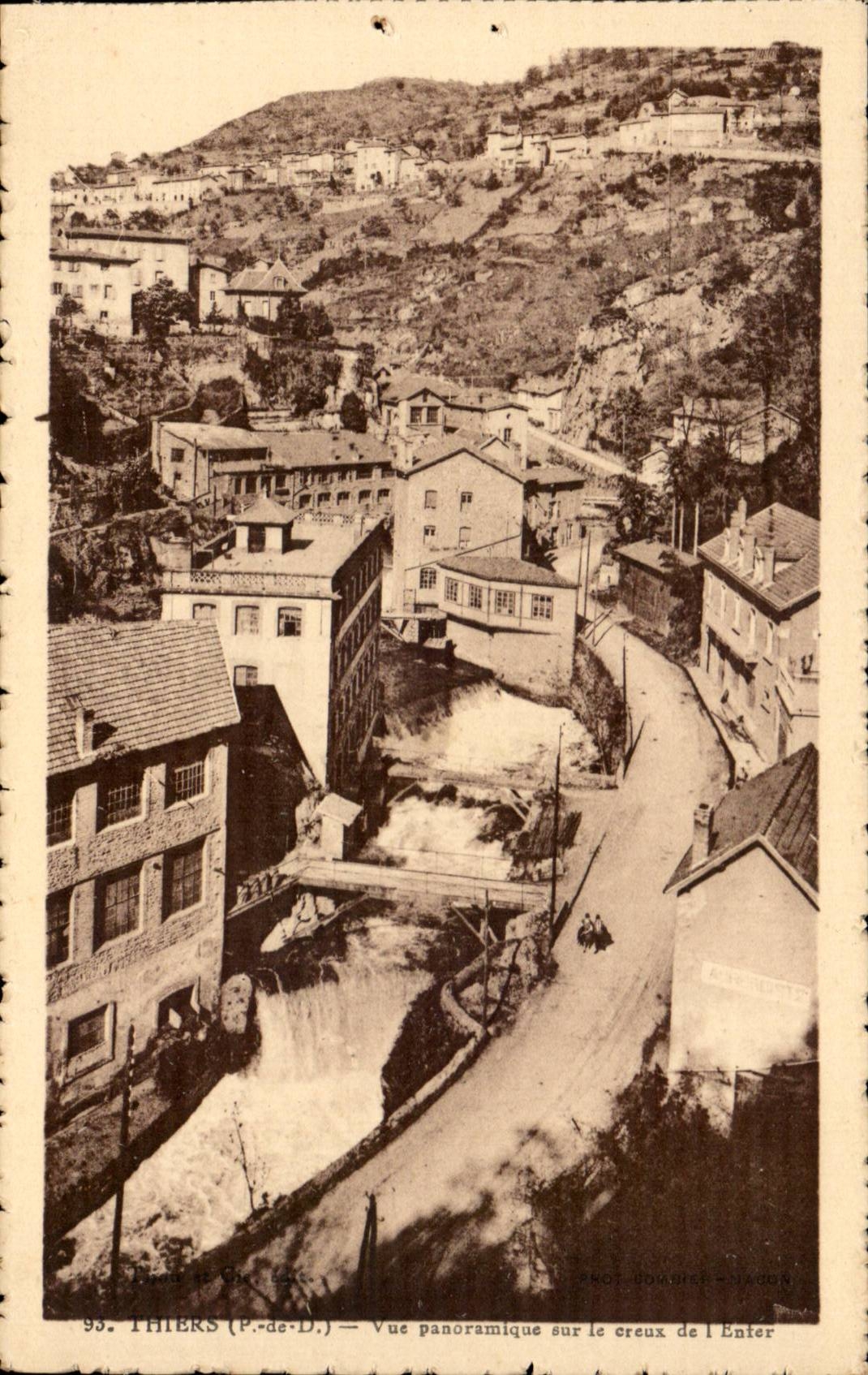 Thiers (P.-de-D.) — Vue panoramique sur le creux de l'Enter — Phot. Odaguer-Hagon
