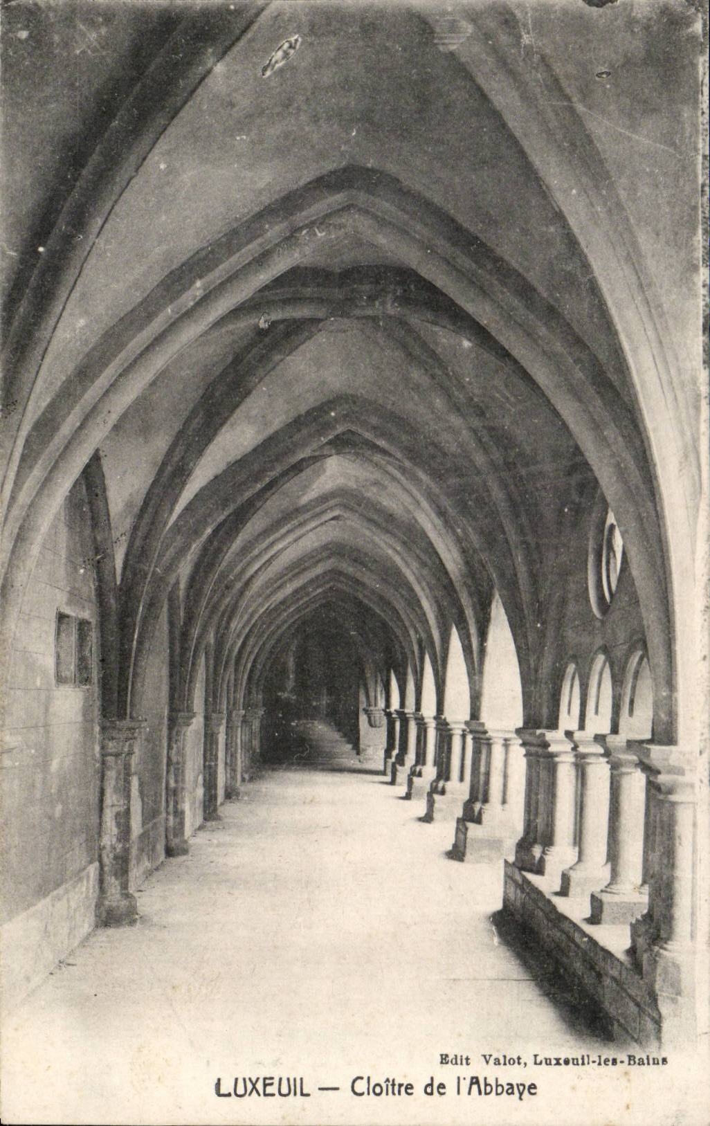 Luxeuil - Cloitre de l'Abbaye CPA 