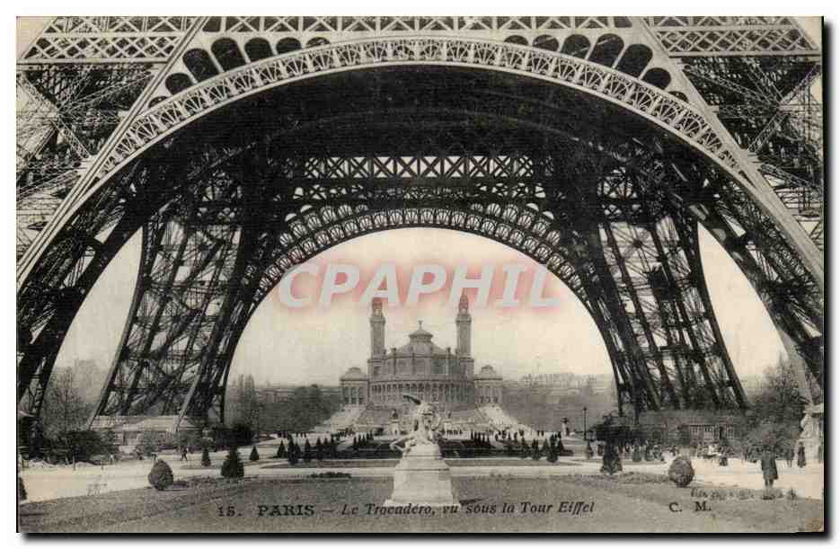 Paris 7 Le Trocadero vu sous la Tour Eiffel - CPA 