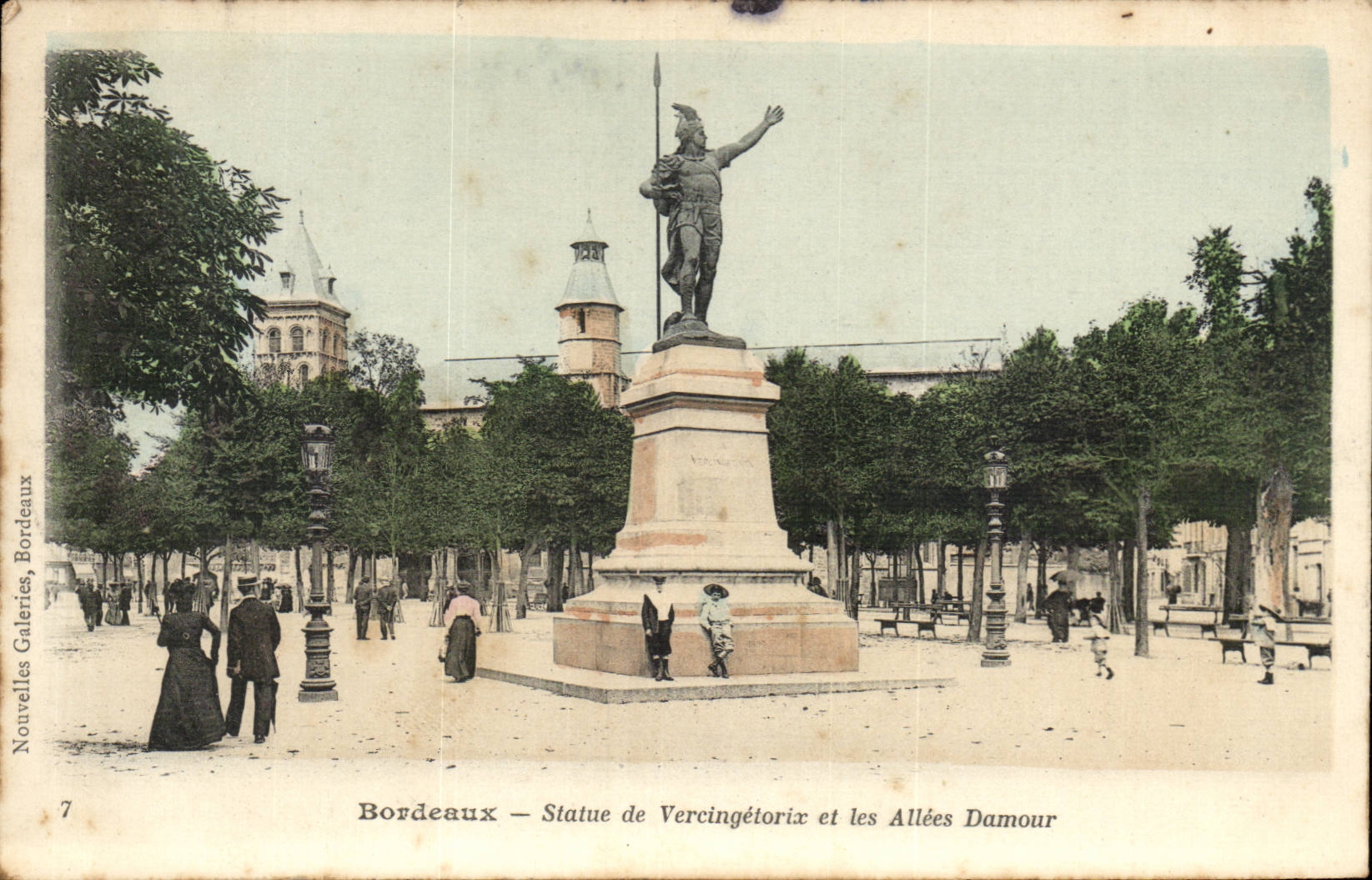 Bordeaux — Statue de Vercingétorix et les Allées Damour — Nouvelles Galeries, Bordeaux, n°7