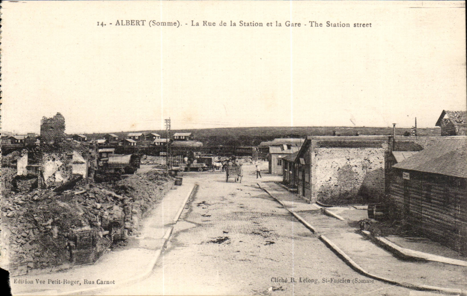 Albert - La Rue de la Station et la Gare - CPA 