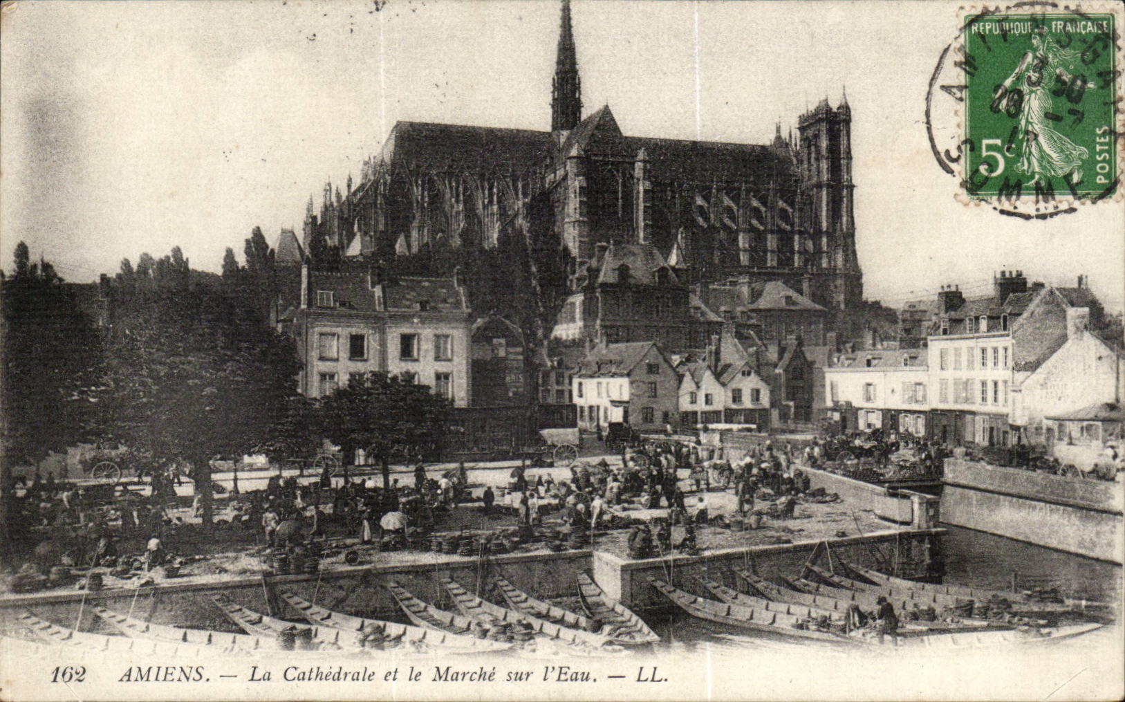Amiens - La Cathedrale et le Marche sur l'eau - CPA 