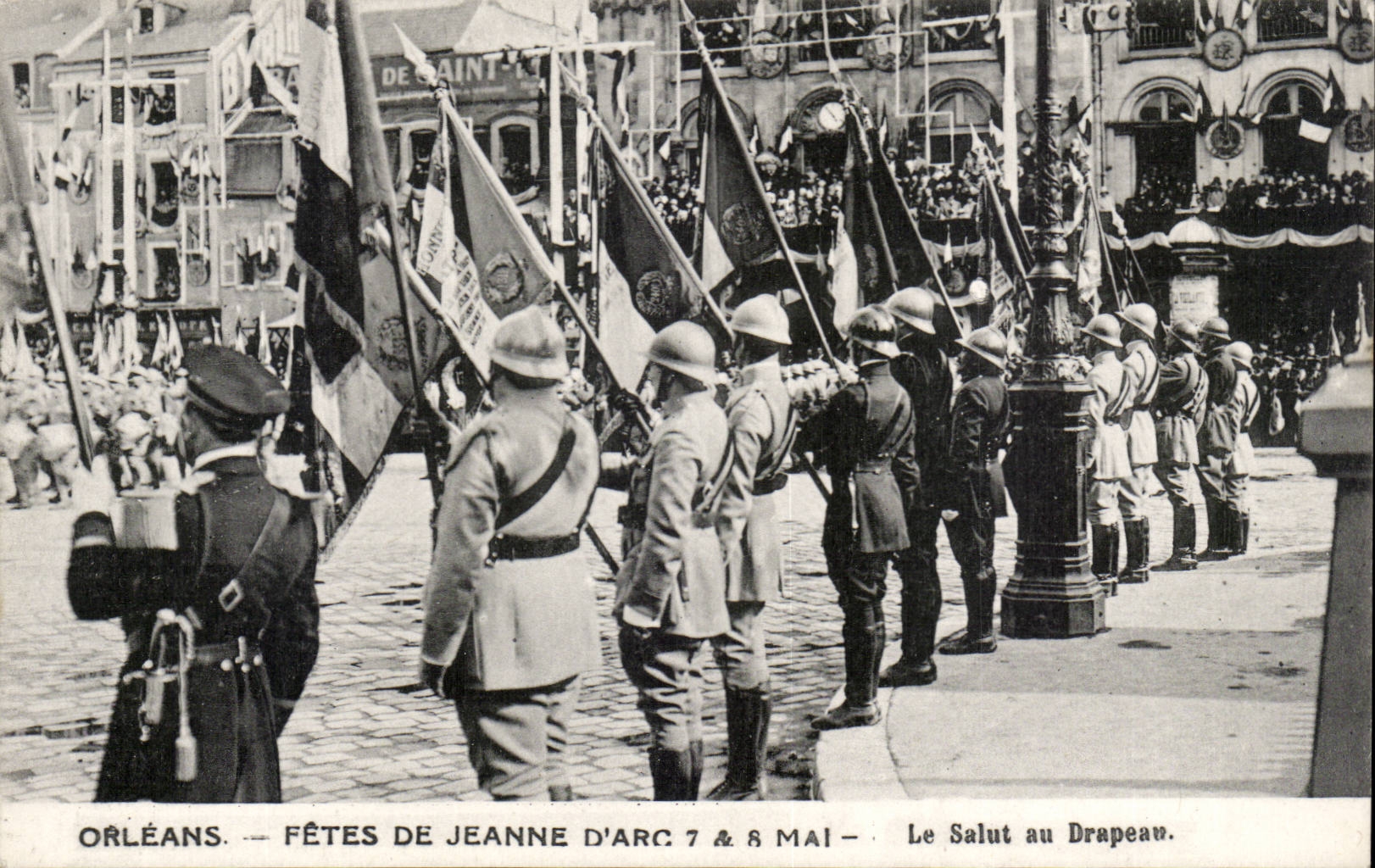 Orleans - Les Fetes de Jeanne d'Arc - Le Salut au Drapeau CPA 