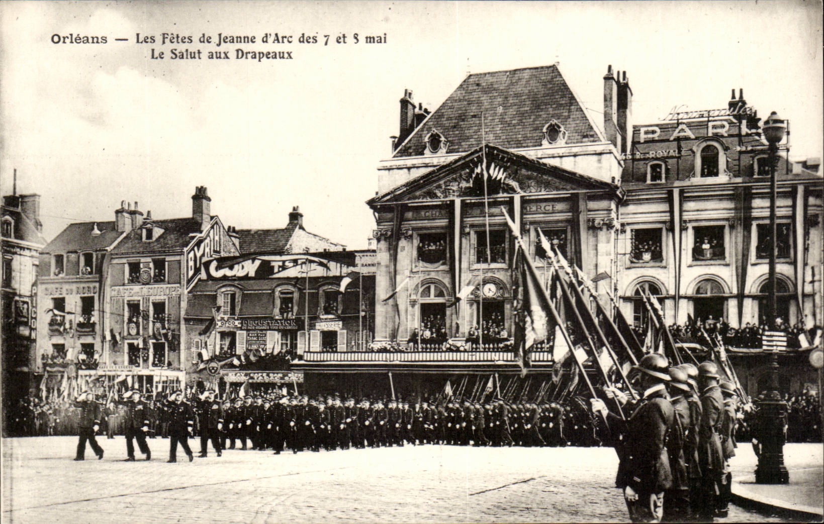 Orleans - Les Fetes de Jeanne d'Arc - Le Salut Aux Drapeau - CPA 