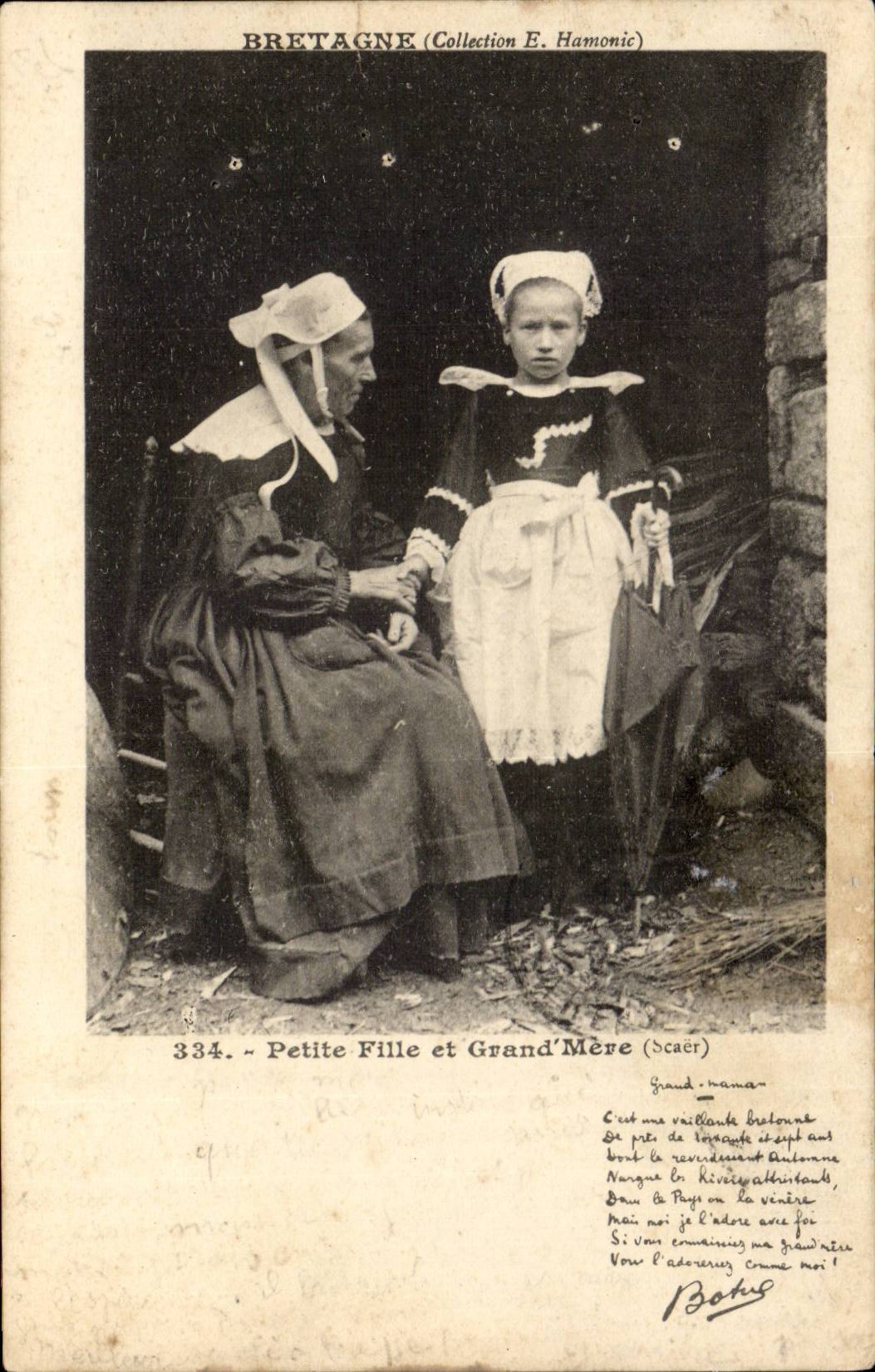 Folklore - Costumes - Petite Fille et Grand Mere - CPA 