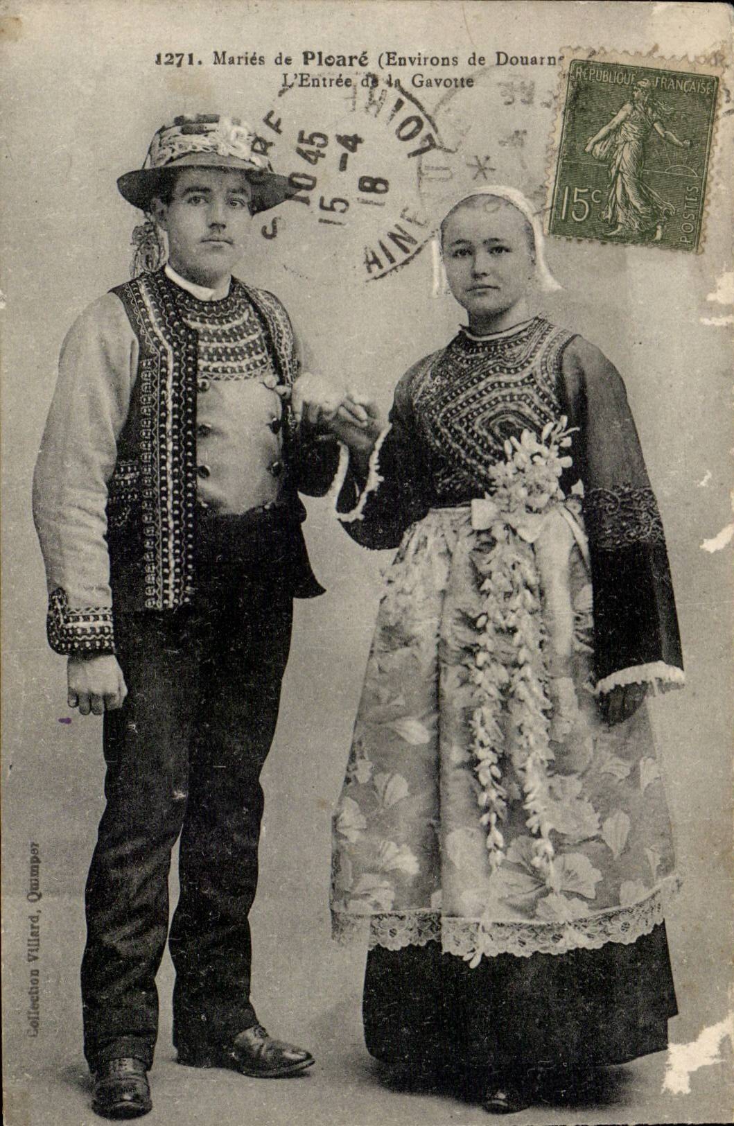 Folklore - Costumes - Bretagne - Maries de Ploares - Environs de Doarne - L'Entree de la Gavotte - CPA 