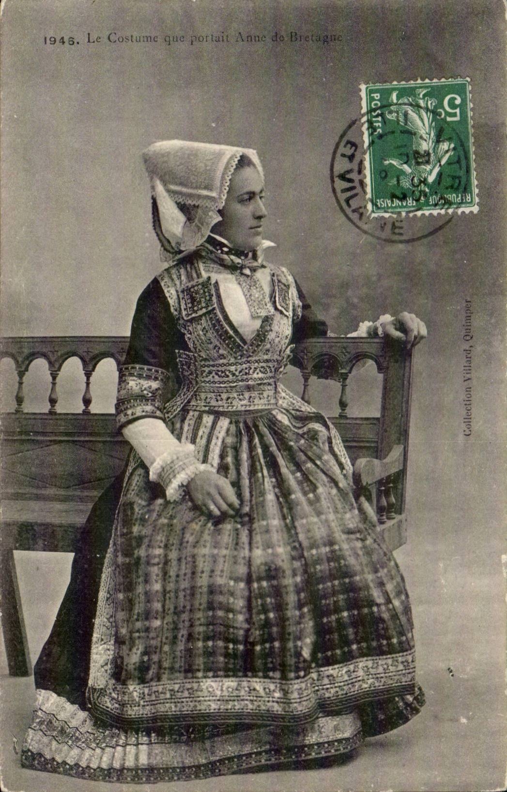 Le Costume qui portait Anne de Bretagne Folklore - Costume - CPA 