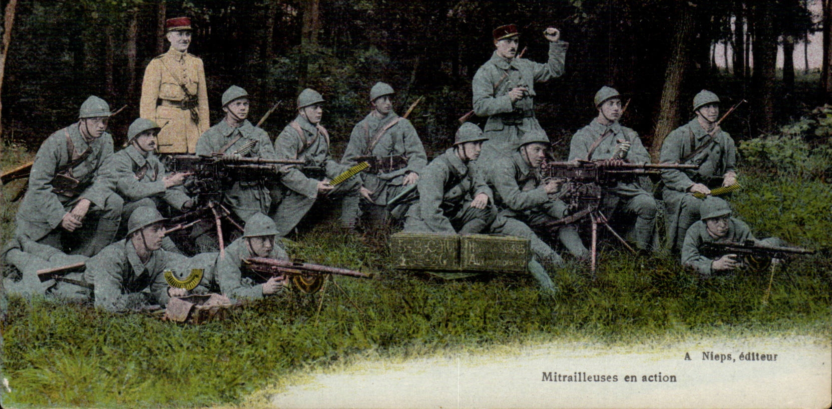 Militaria - Mitrailleuse en action - soldat - CPA 
