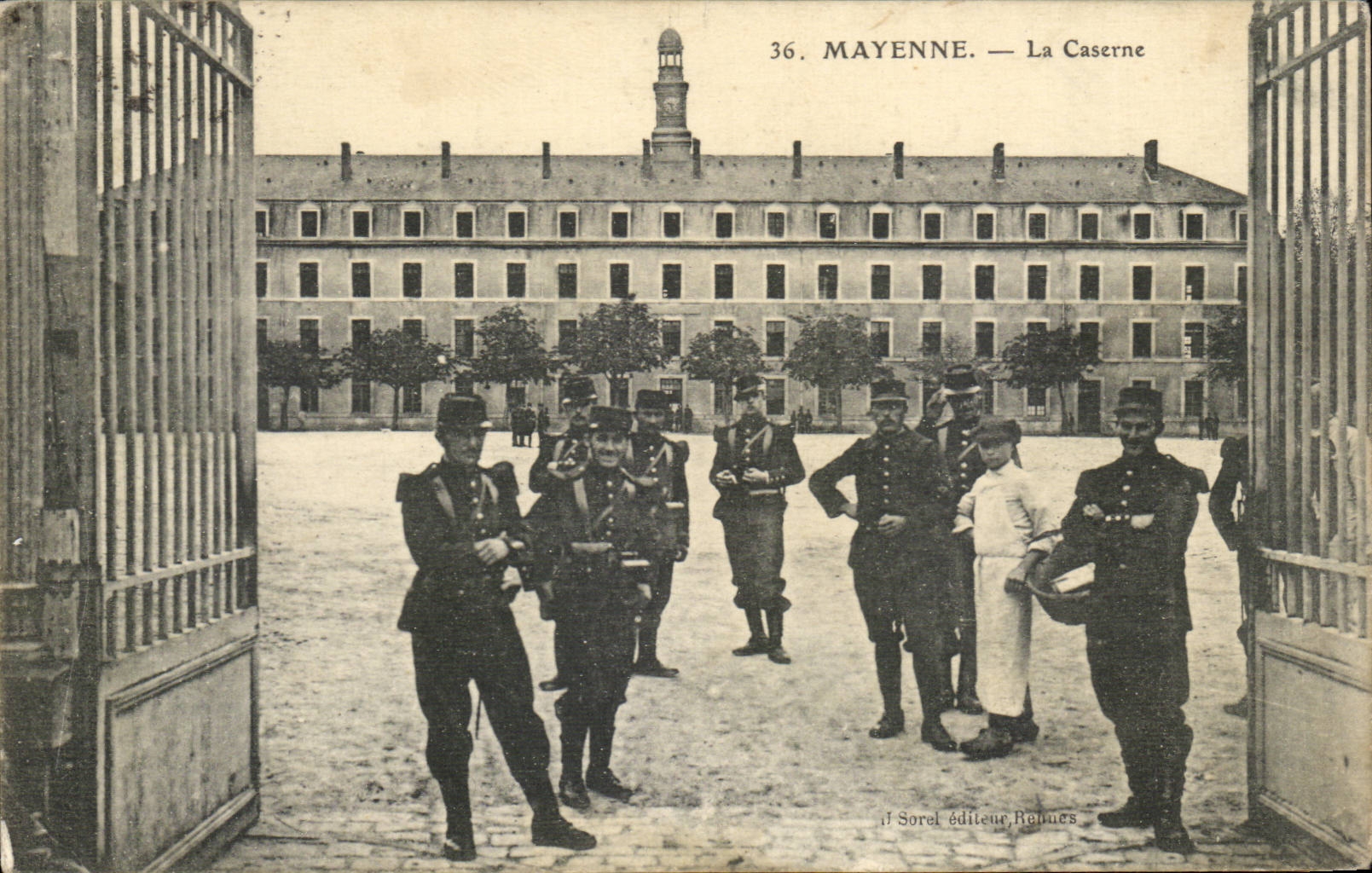 Mayenne — La Caserne — Sorel éditeur Reuilles n°36