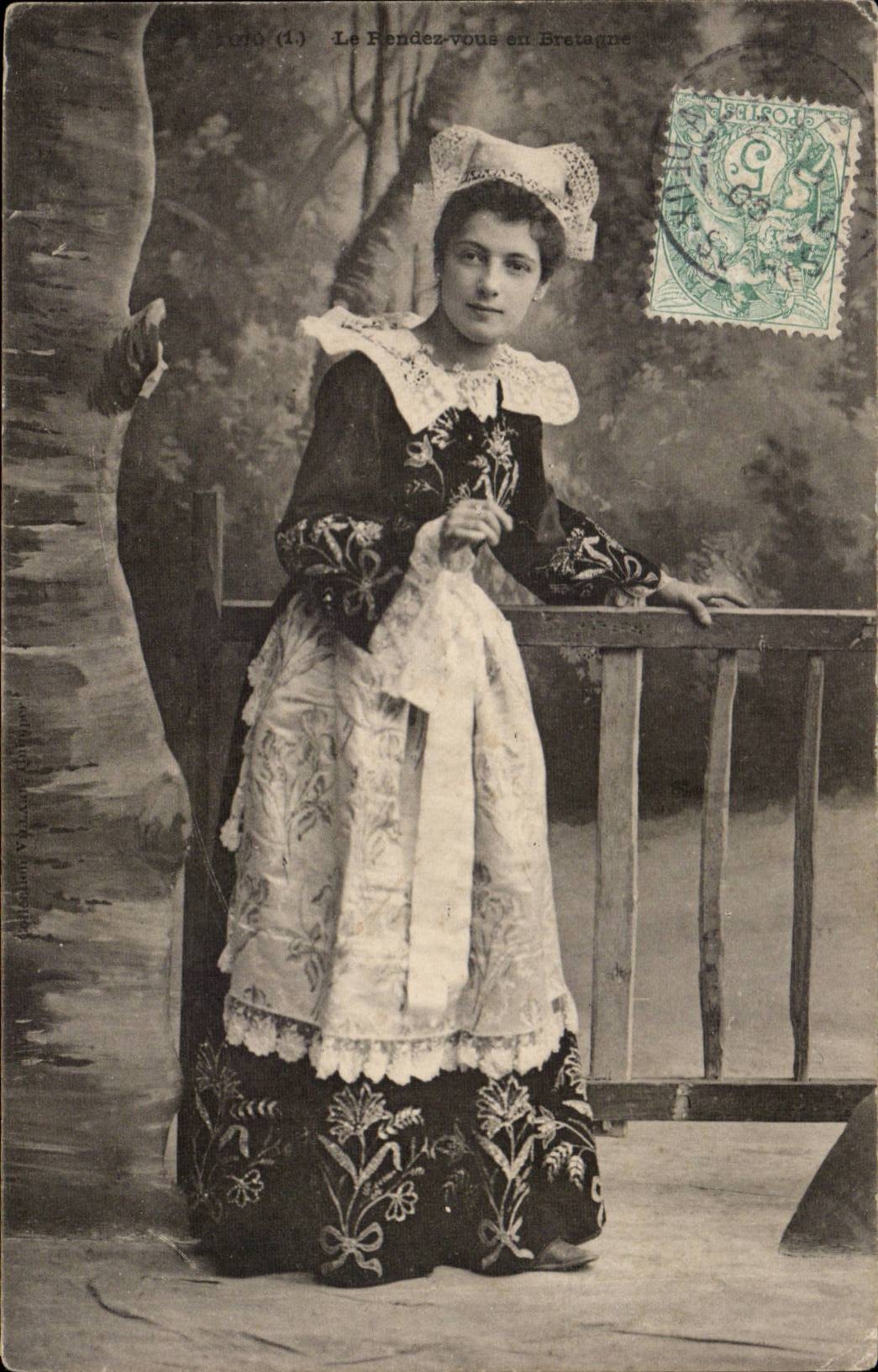 Folklore - Costumes - Le Rendez Vous en Bretagne - CPA 