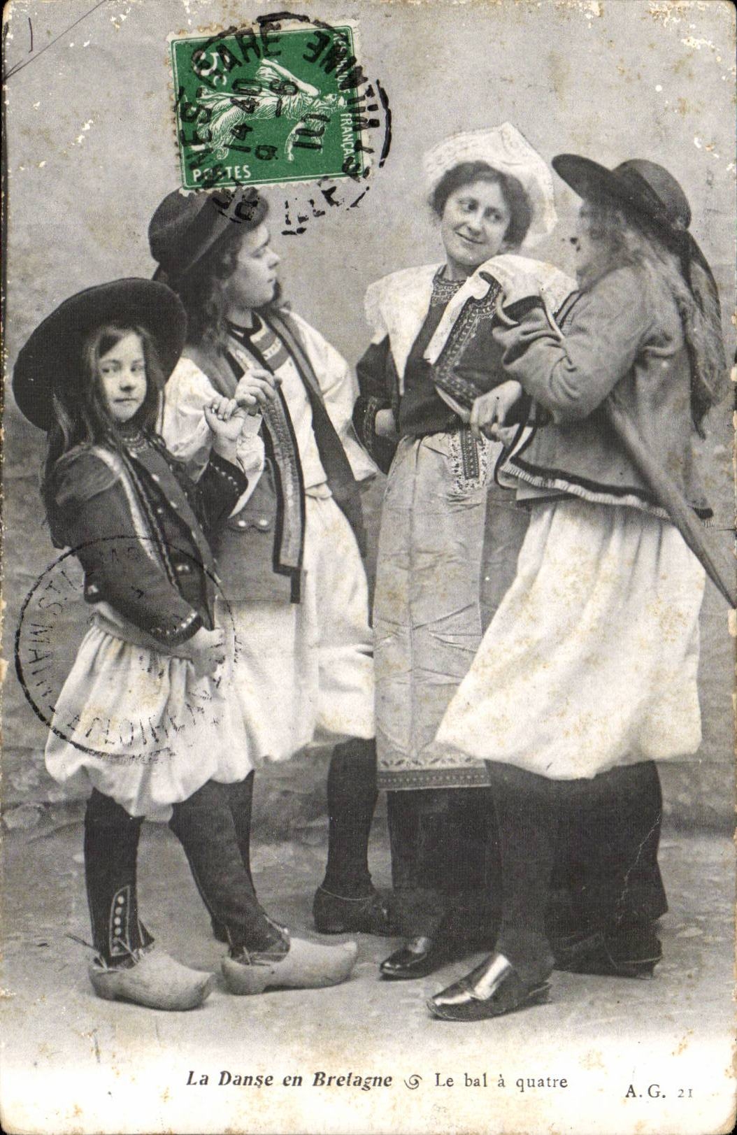 Folklore - Costumes - La danse en Bretagne - Le Bal a Quatre - CPA 