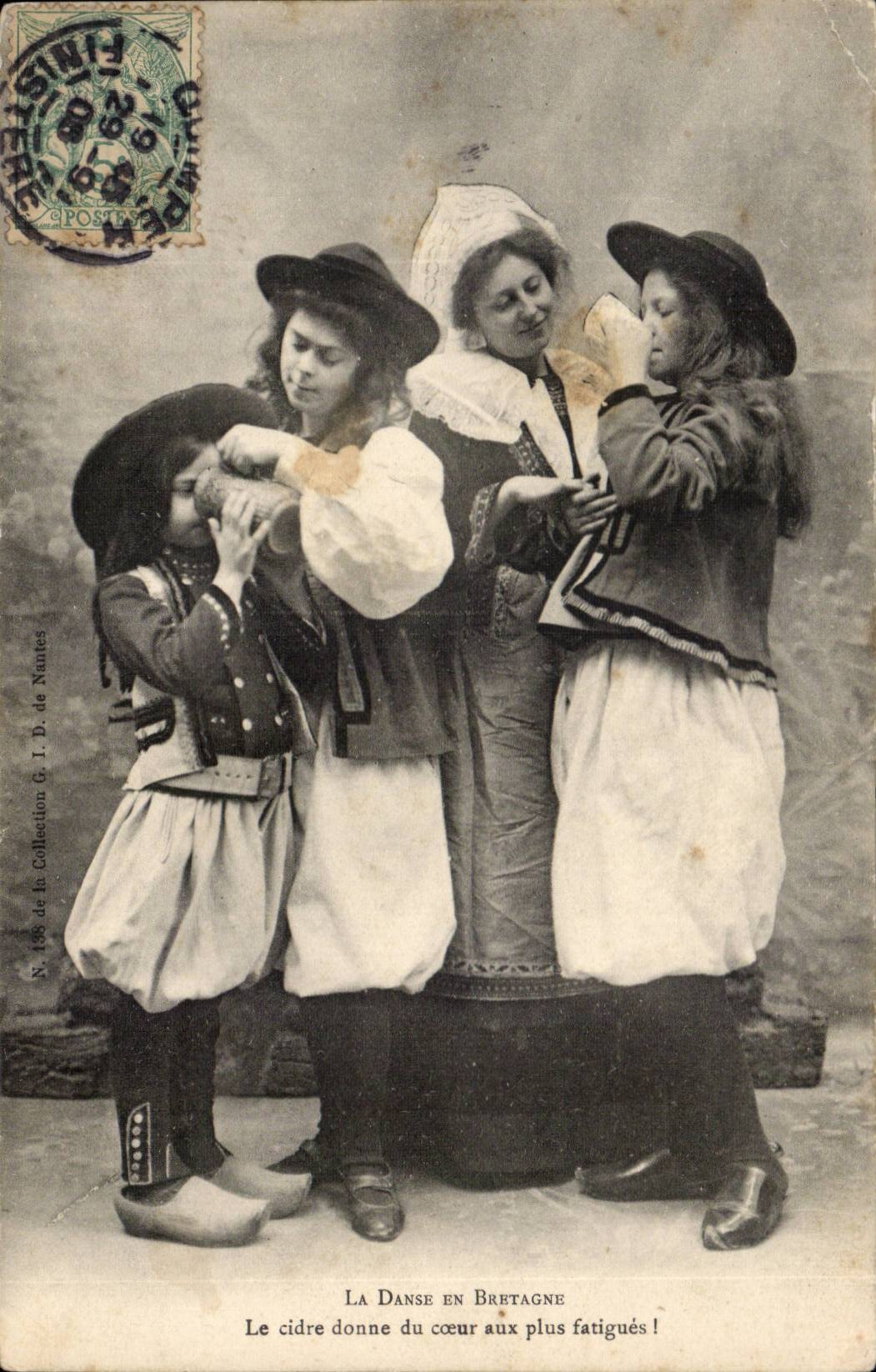 Folklore - La danse en Bretagne - Le Cidre donne du coeur aux plus fatigues - CPA 